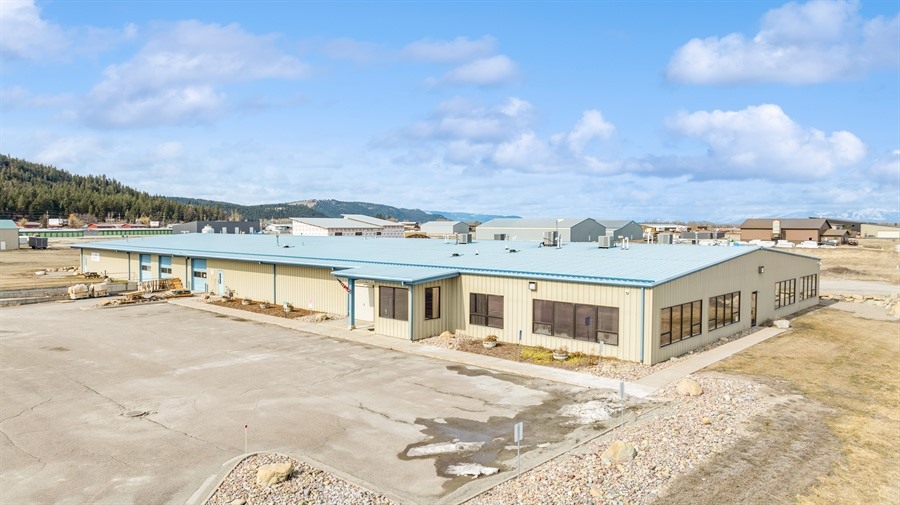 135 Industrial Court Property Photo