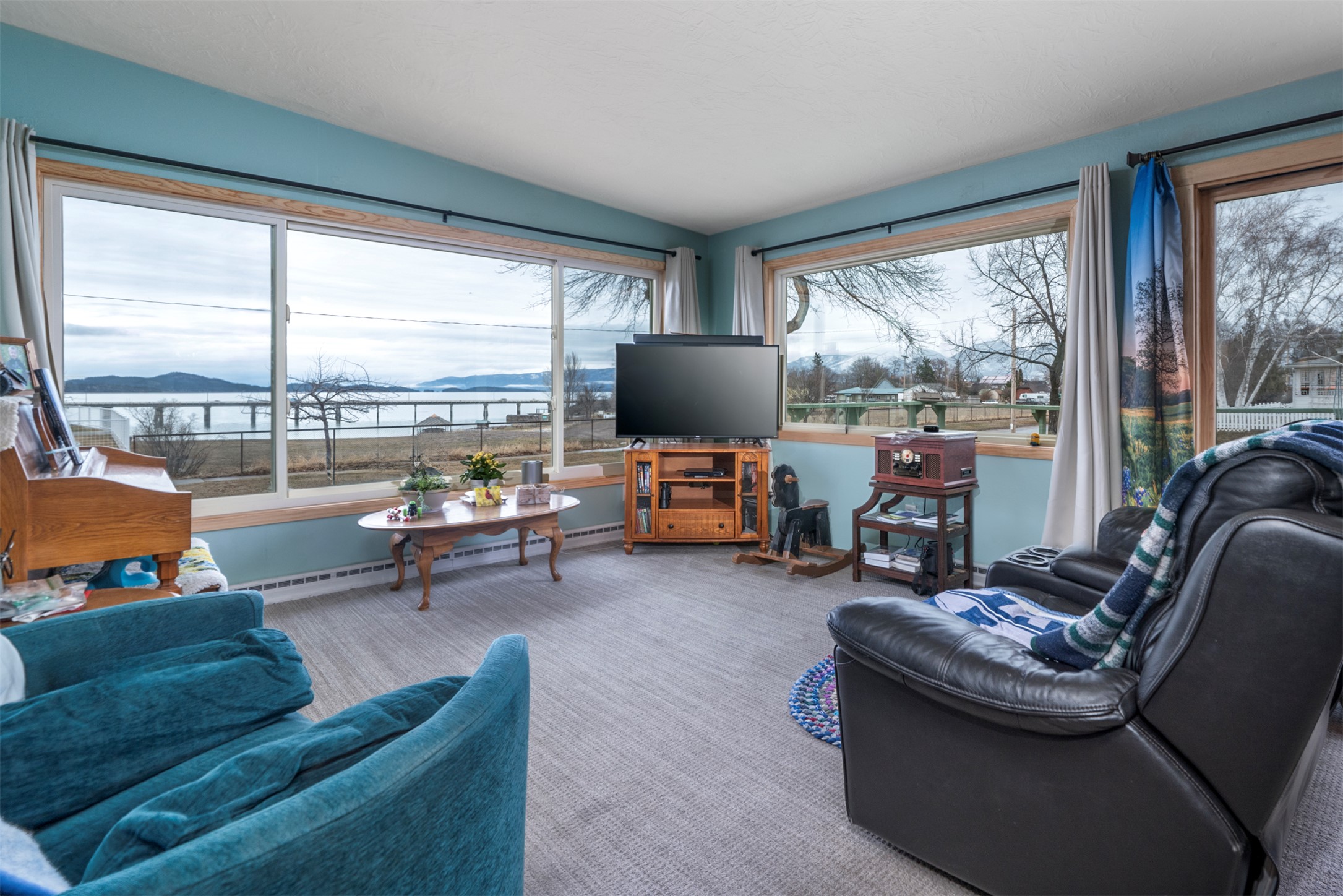 303 5th Avenue W Property Photo