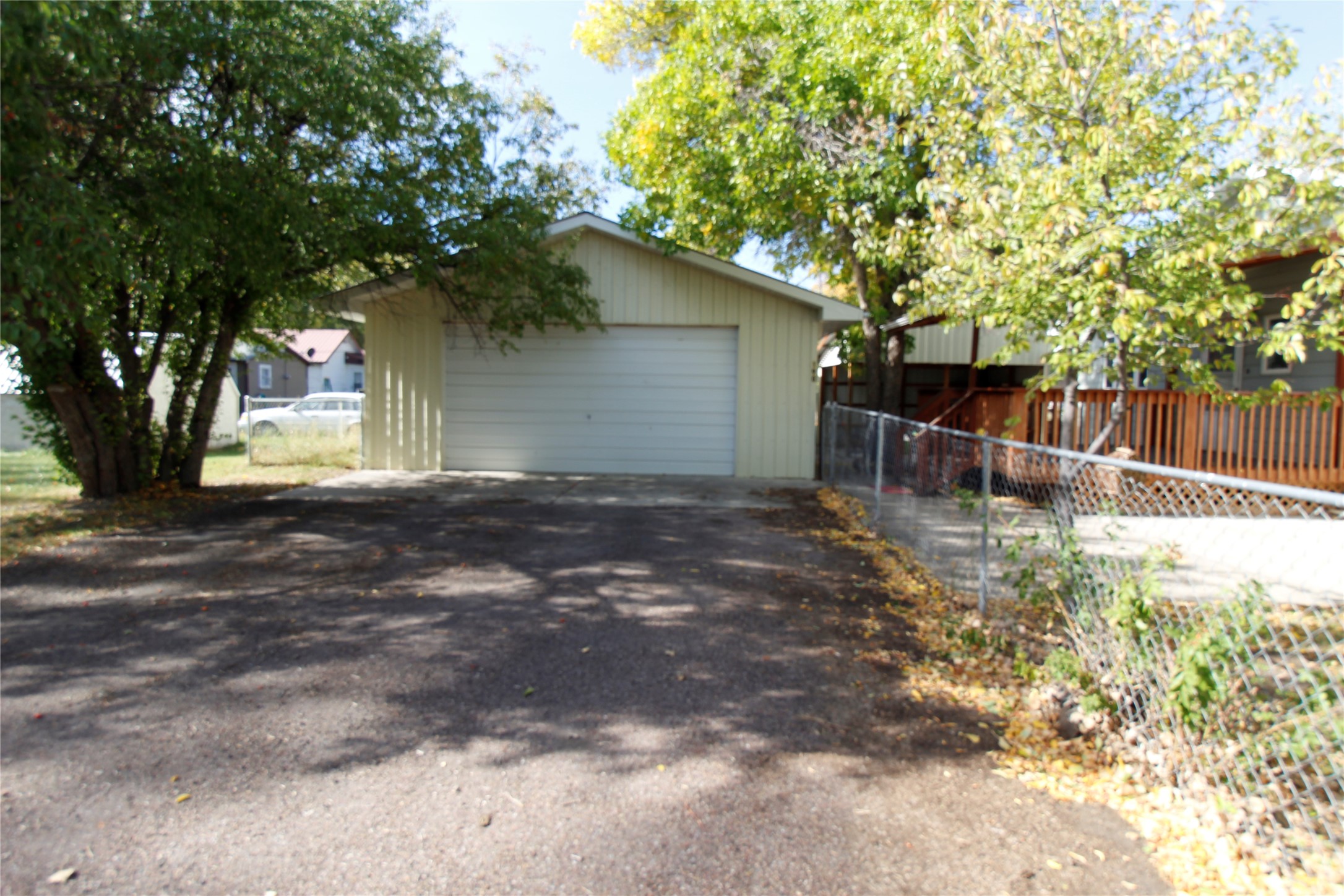 190 N Floweree Avenue Property Photo 4