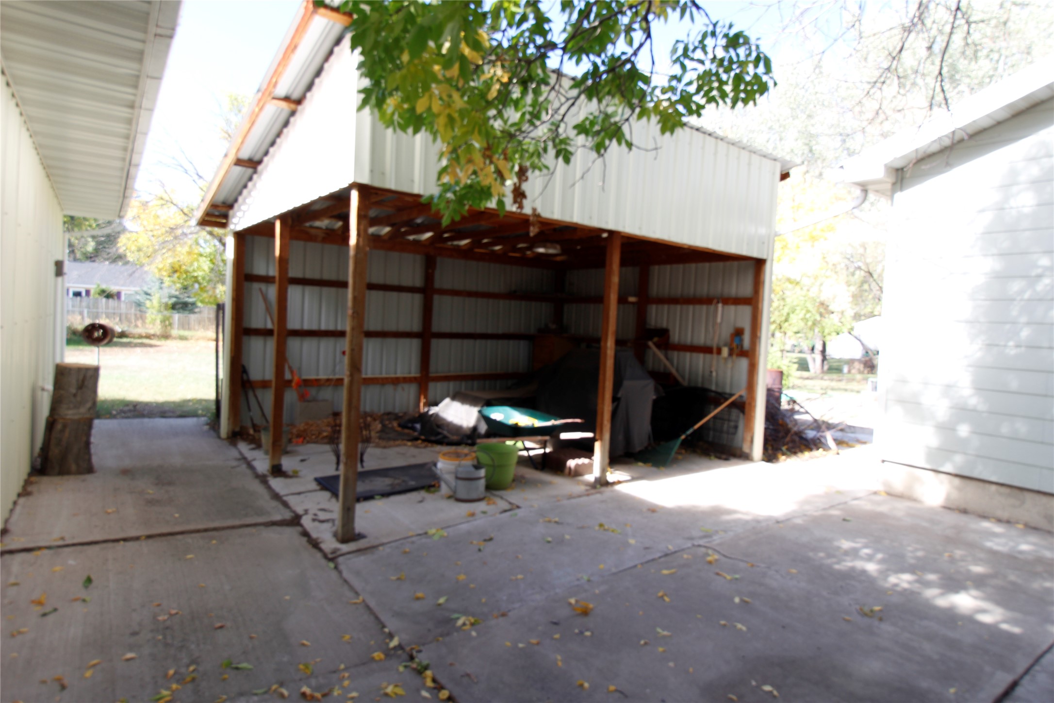 190 N Floweree Avenue Property Photo 5