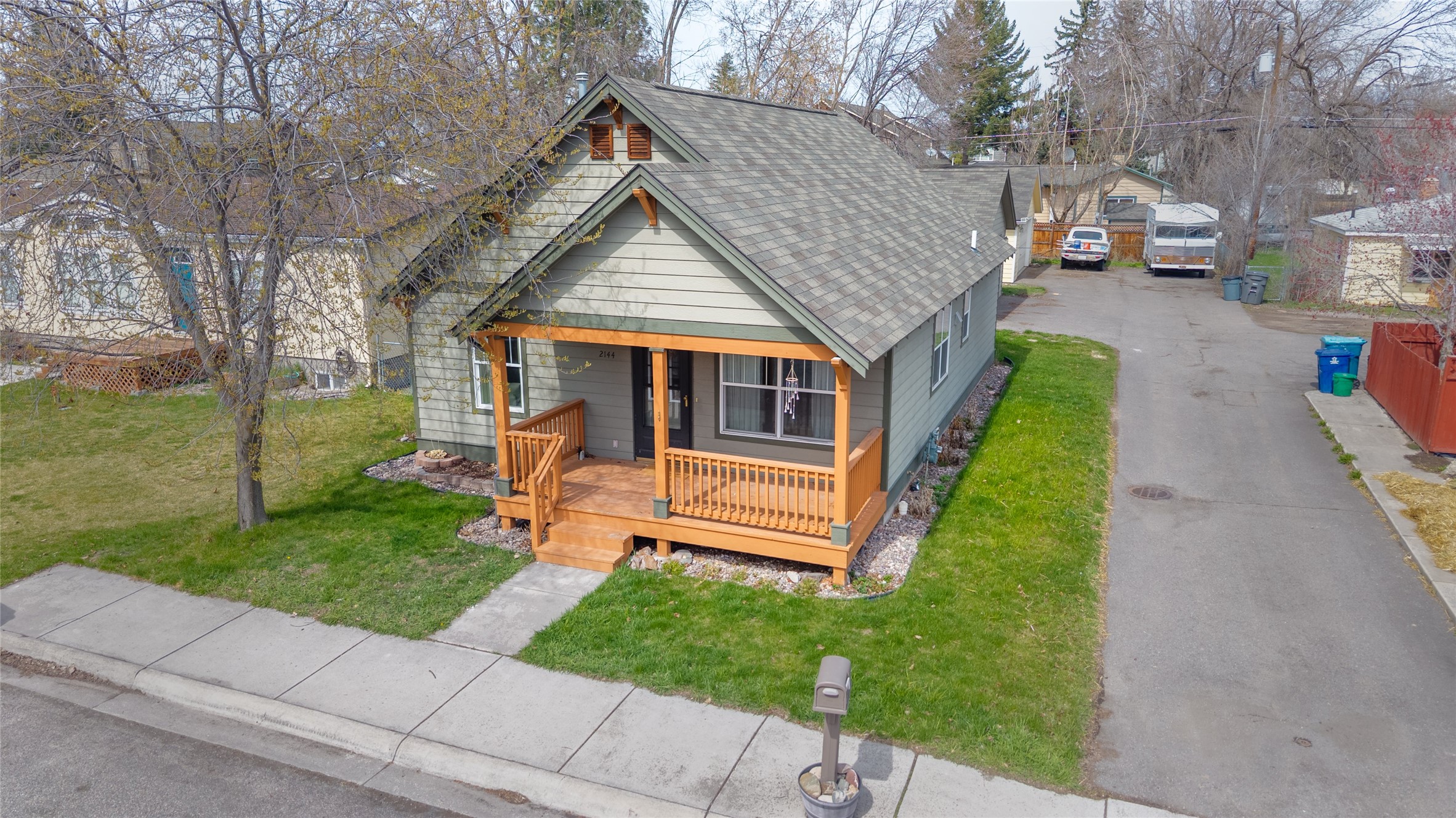 2144 W Kent Avenue Property Photo 3