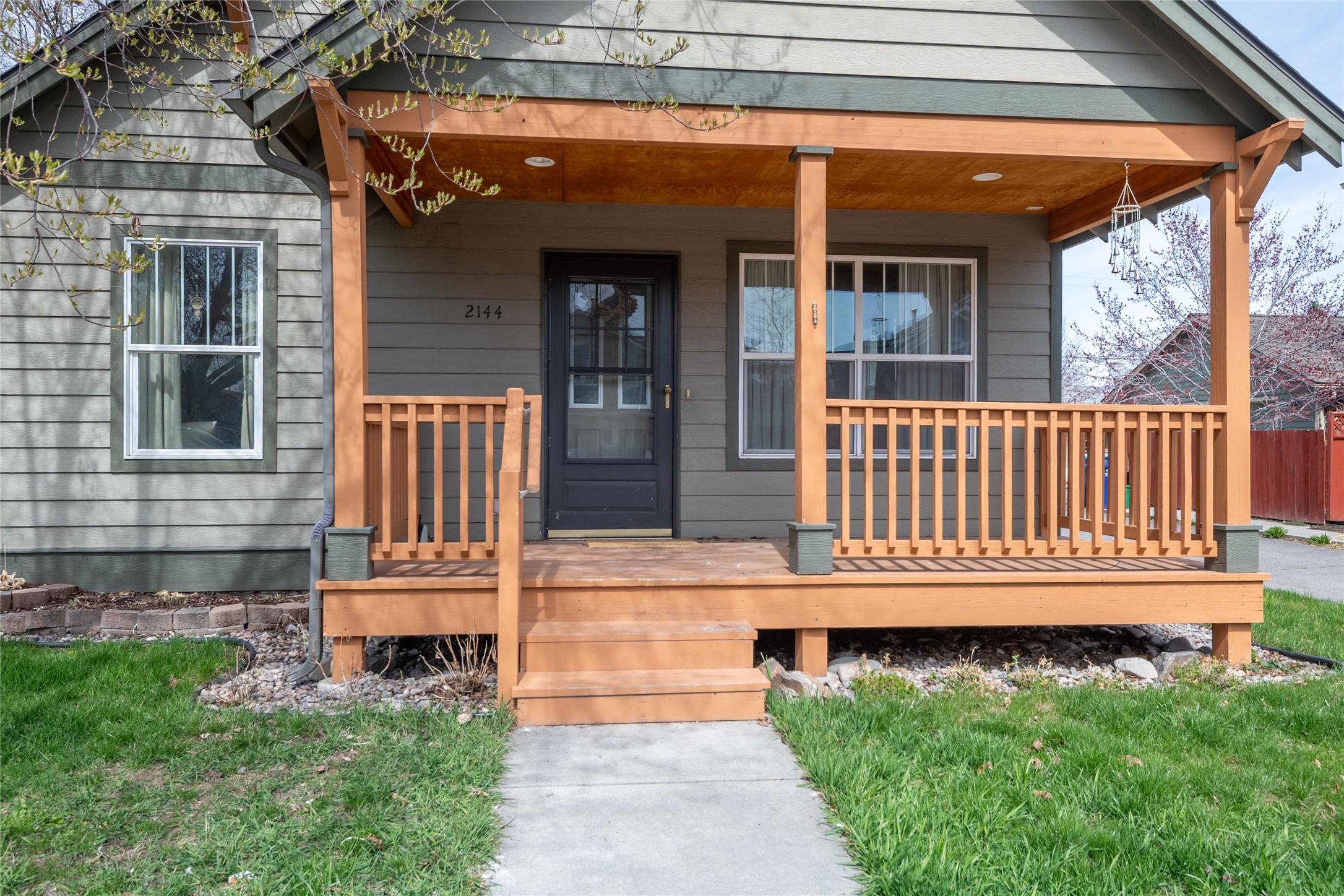2144 W Kent Avenue Property Photo 4
