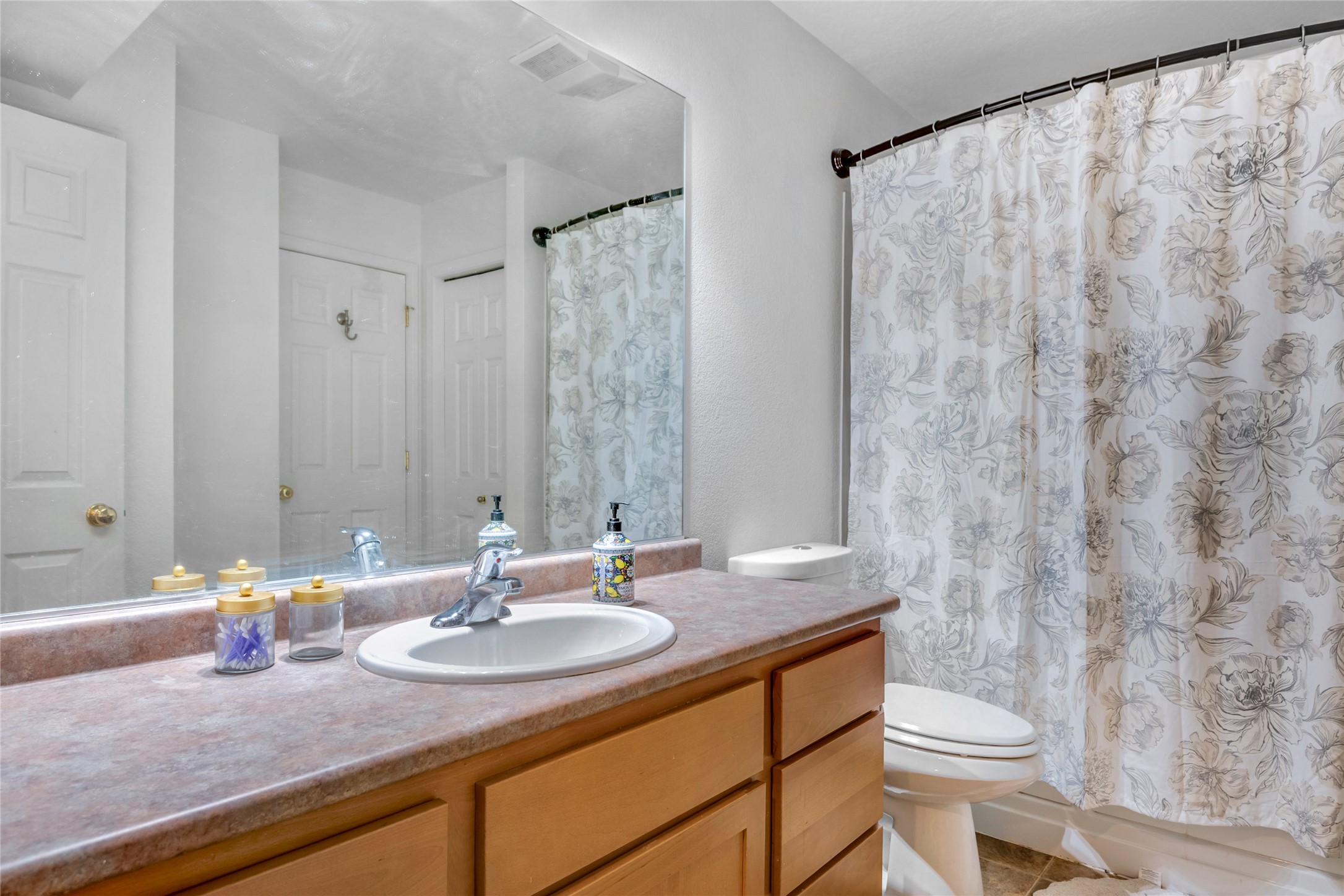 2144 W Kent Avenue Property Photo 19