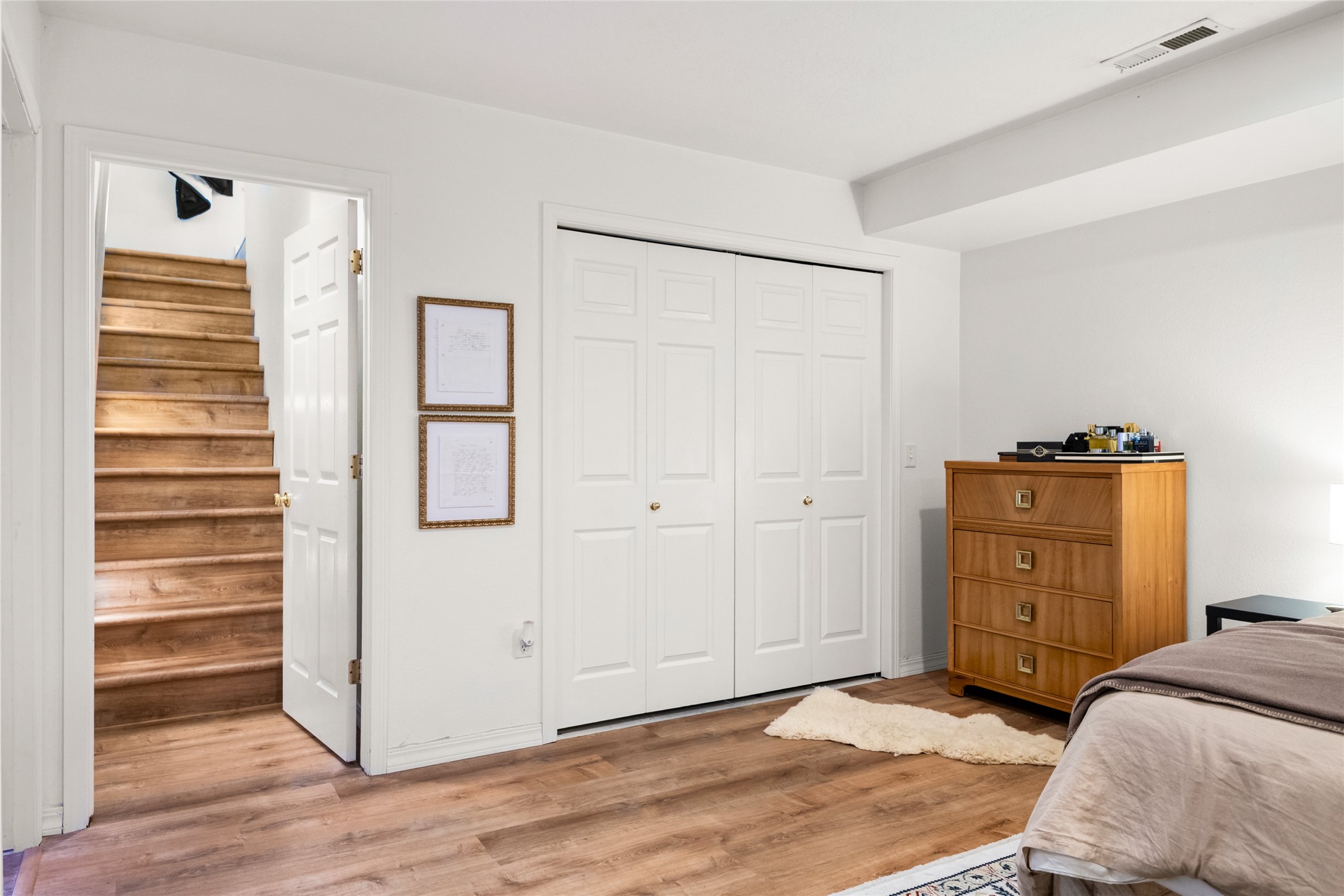 2144 W Kent Avenue Property Photo 20
