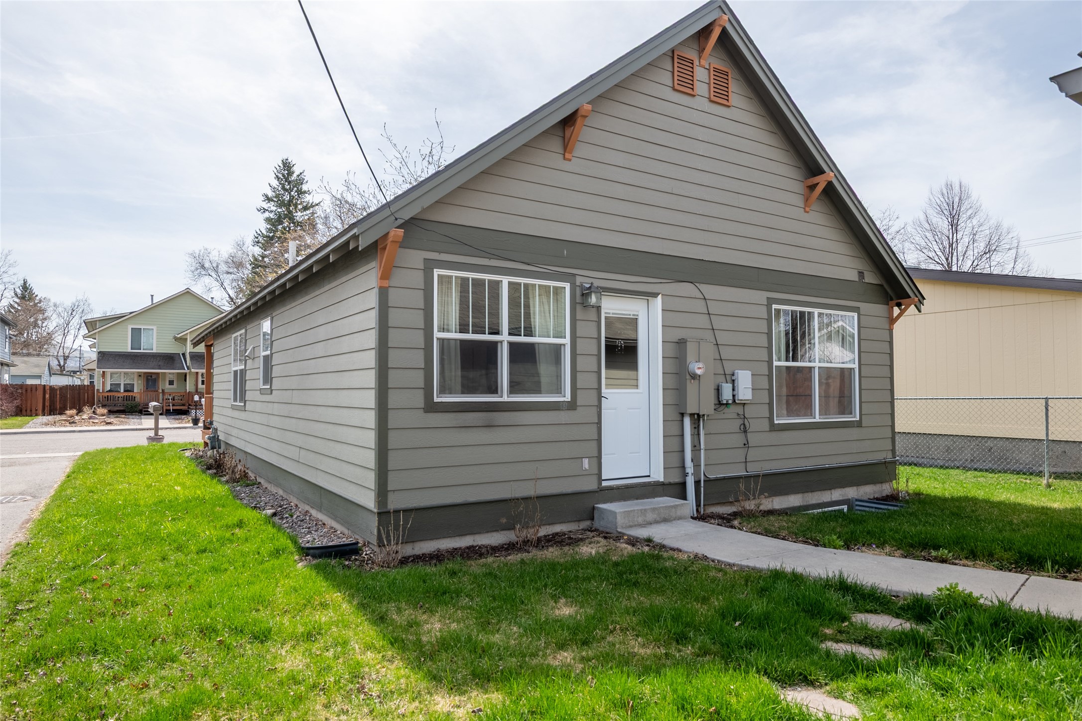 2144 W Kent Avenue Property Photo 29