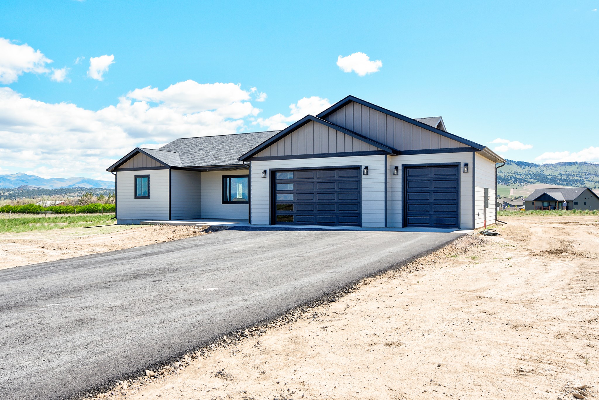 2108 Dryland Loop Property Photo 2