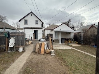911 6th Avenue N Property Photo 3