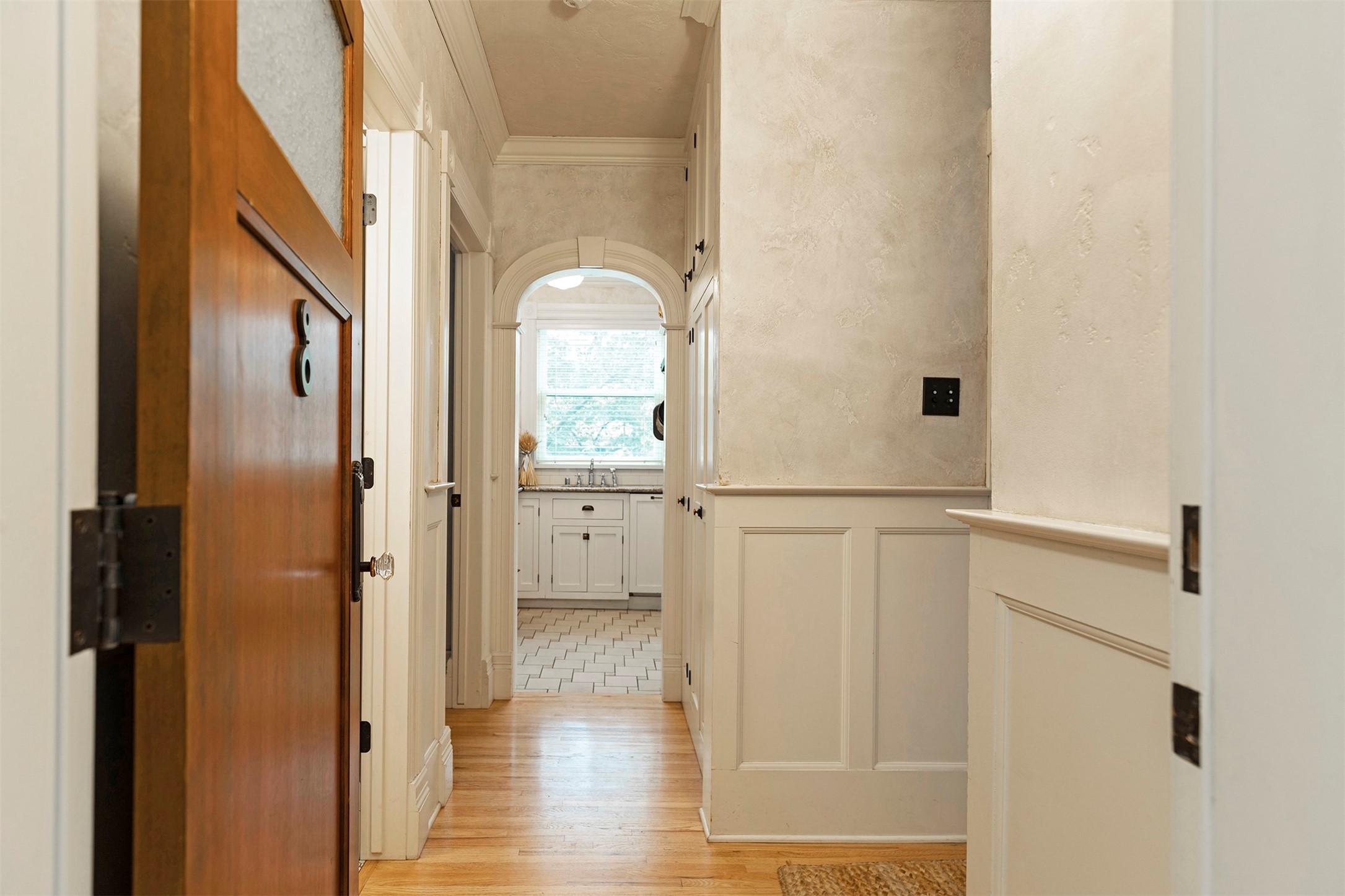 120 S 4th Street W 8 Property Photo 1