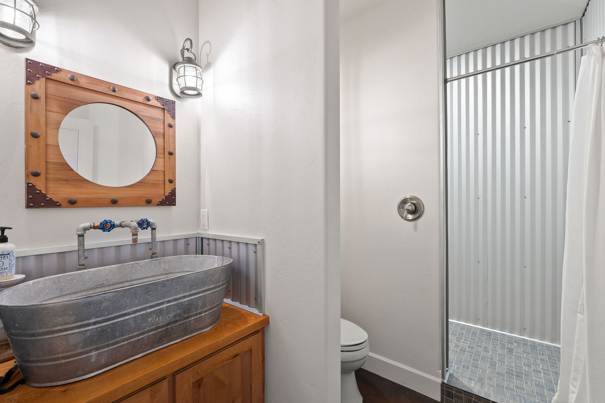 154 Mannington Street Property Photo 30