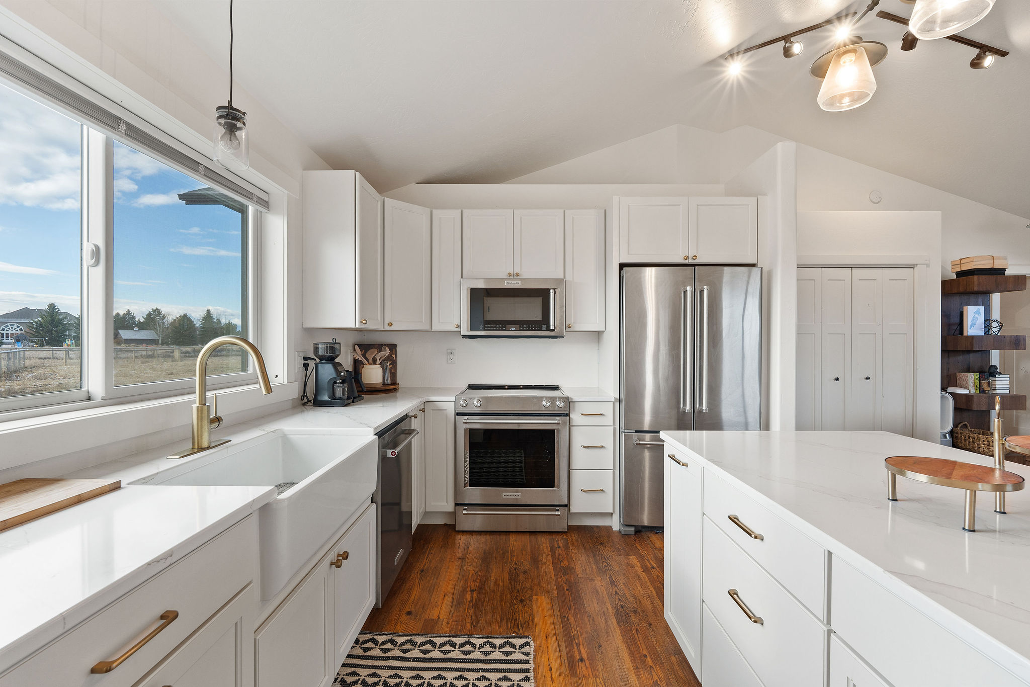 154 Mannington Street Property Photo 41