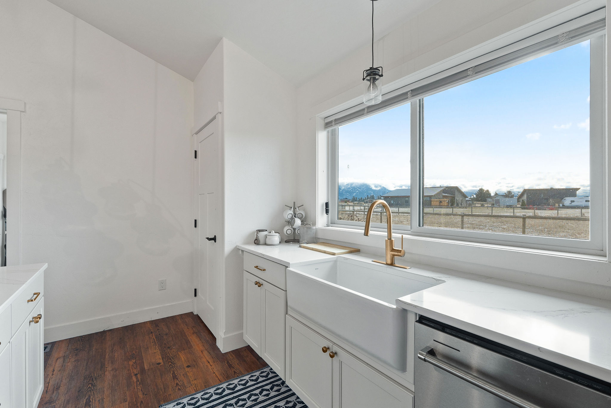 154 Mannington Street Property Photo 42
