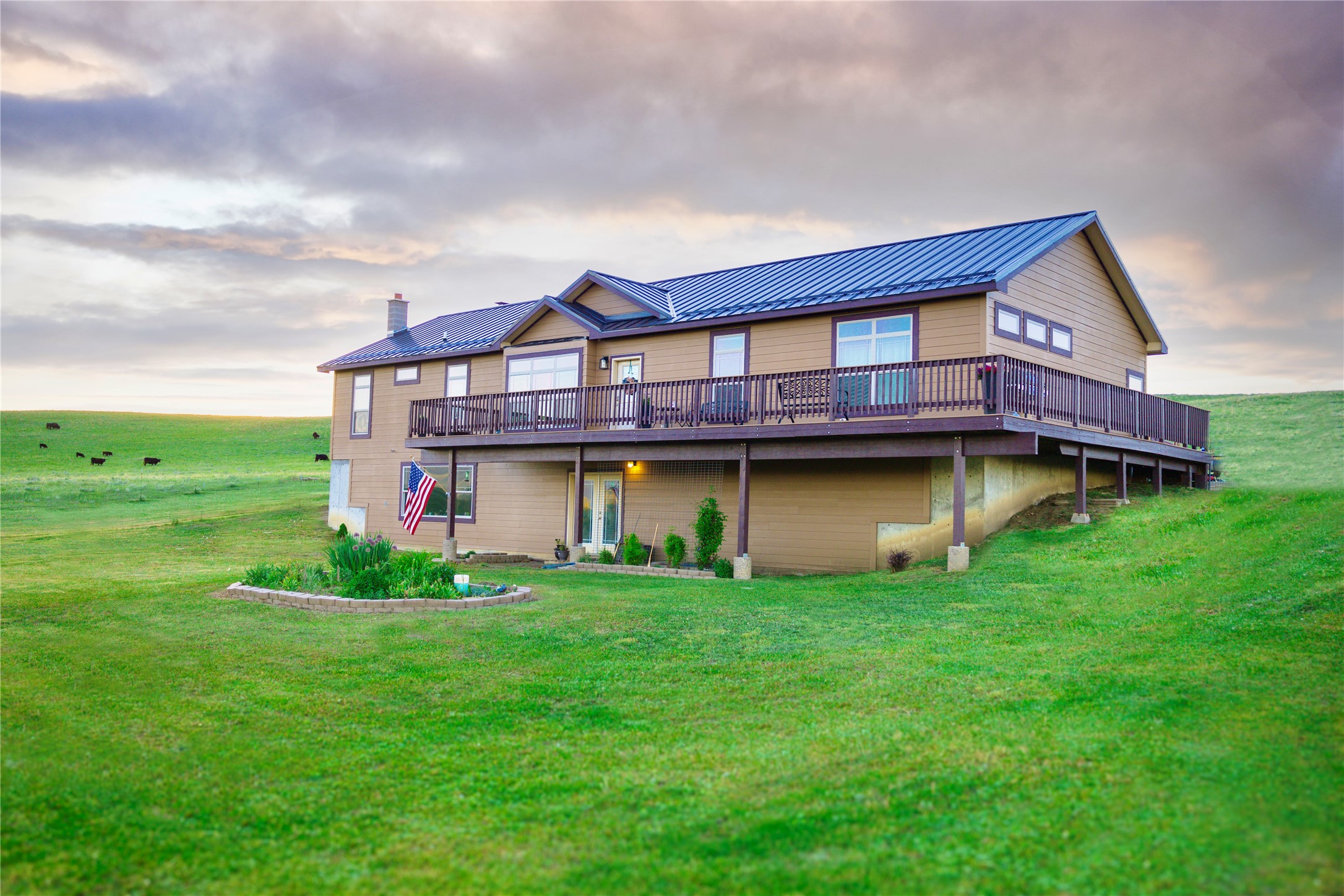 2575 Cascade Hound Creek Road Property Photo 1