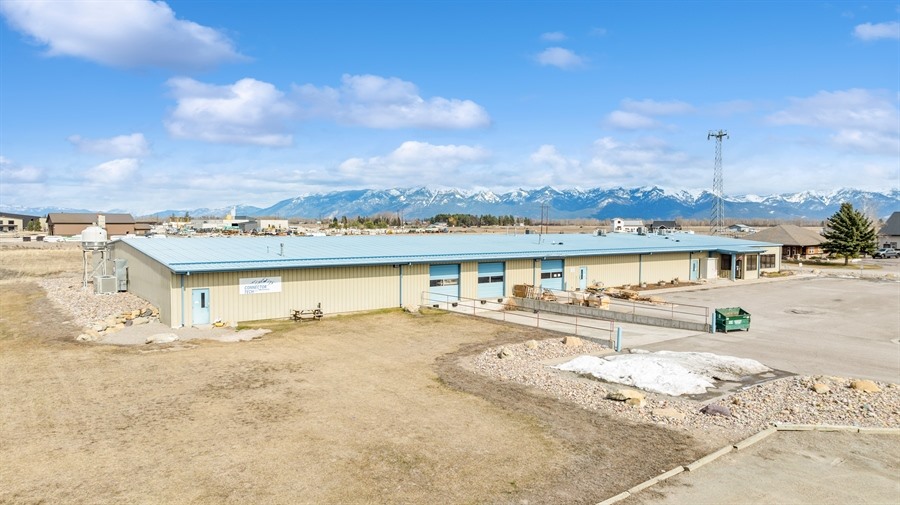 135 Industrial Court Property Photo
