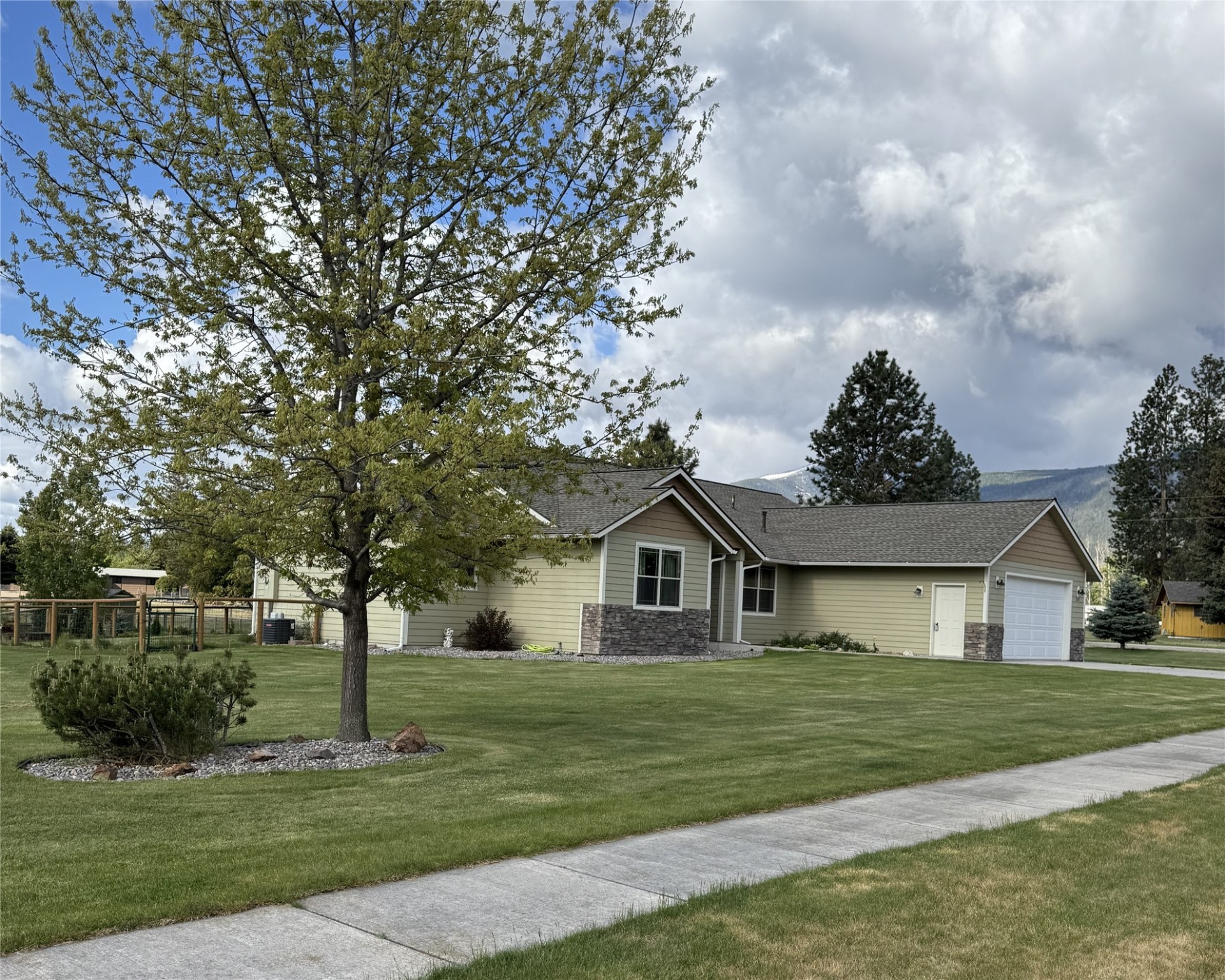 369 Gold Court Property Photo 2