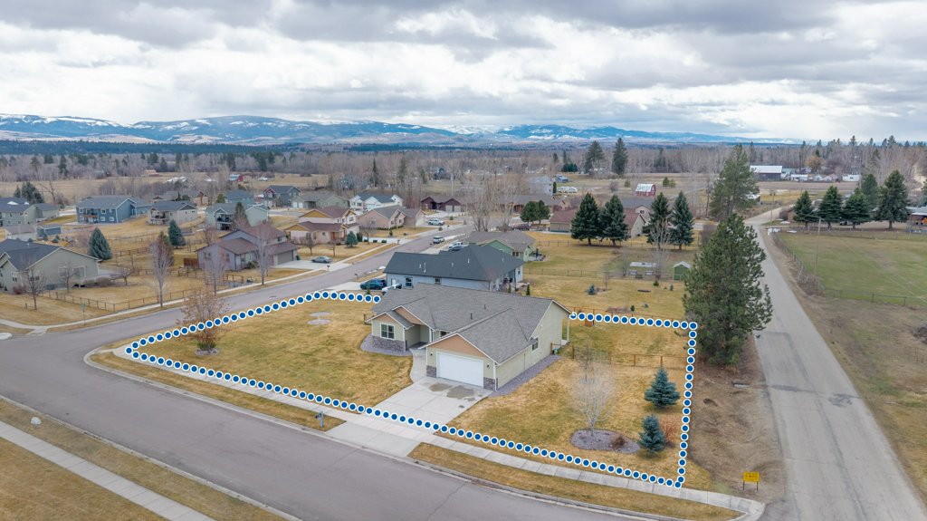 369 Gold Court Property Photo 3