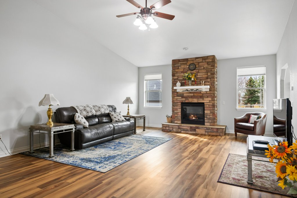 369 Gold Court Property Photo 5