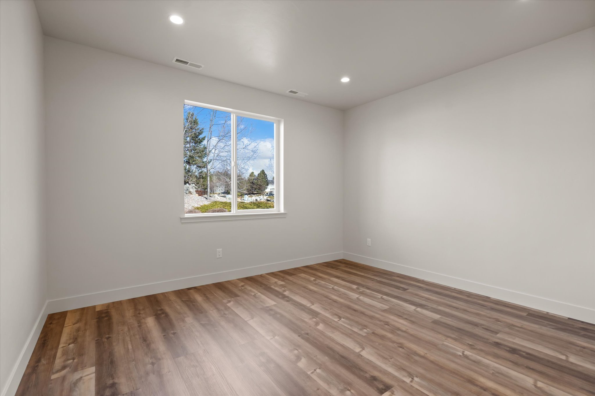 1048 Mill Creek Drive Property Photo 14