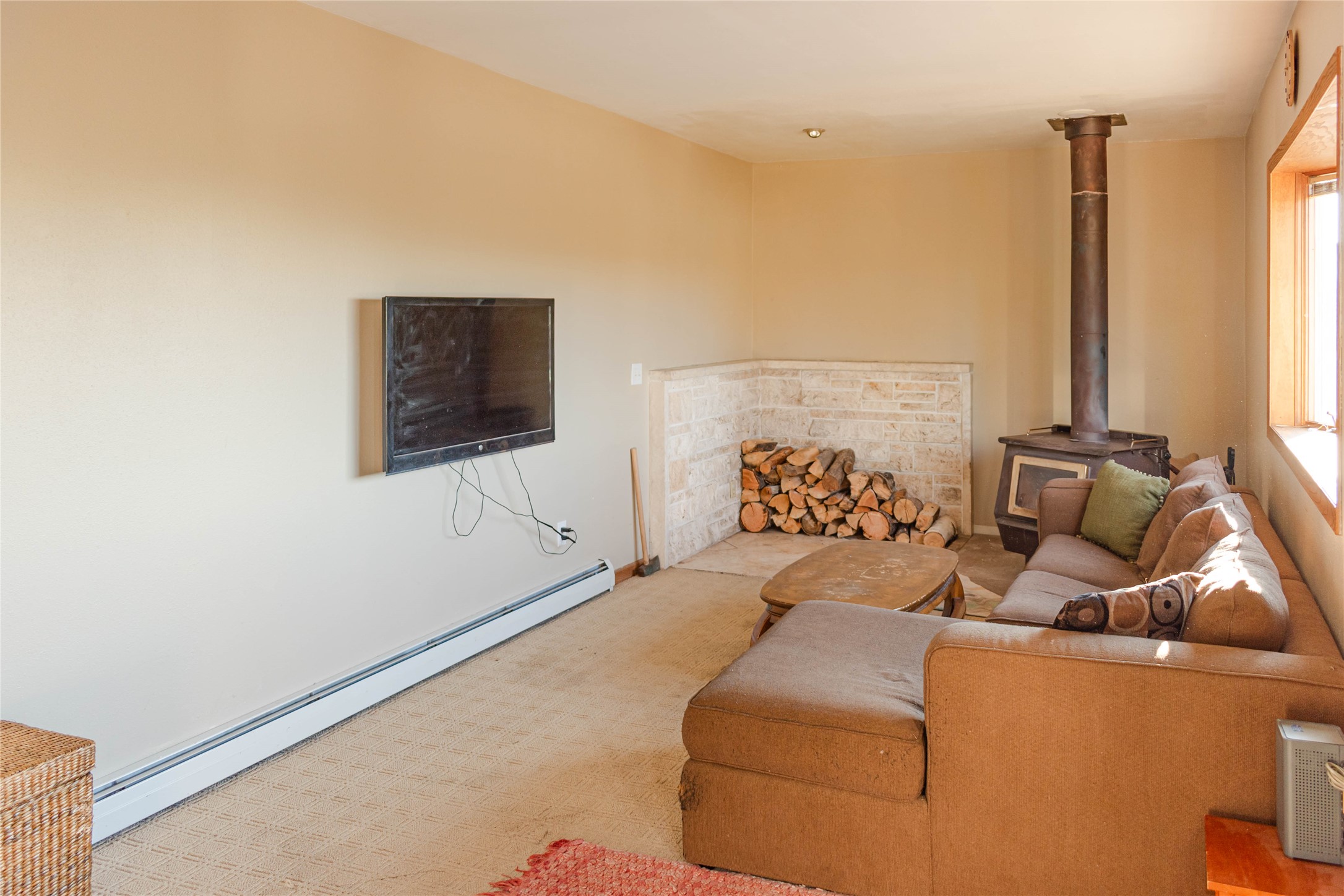 301 E Crawford Street Property Photo 4