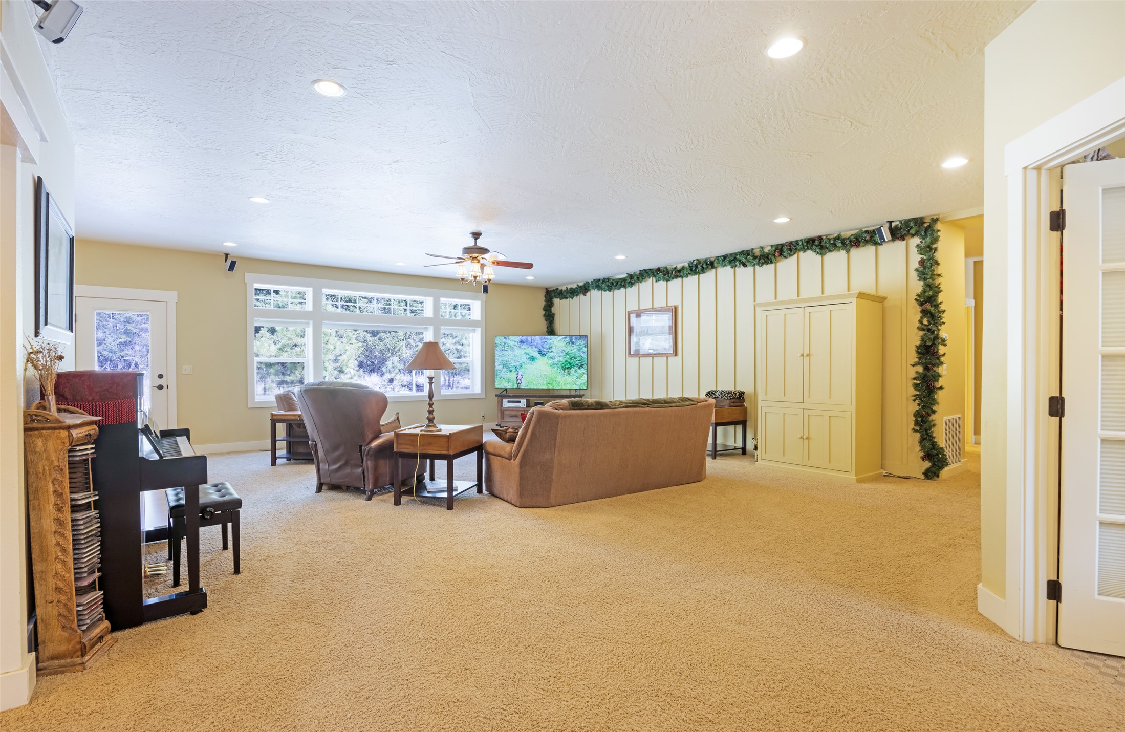 40838 Haystack Mountain Lane Property Photo 1