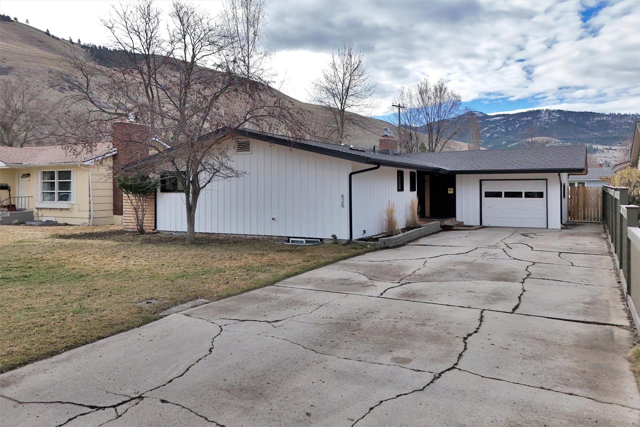 625 Hastings Avenue Property Photo 44