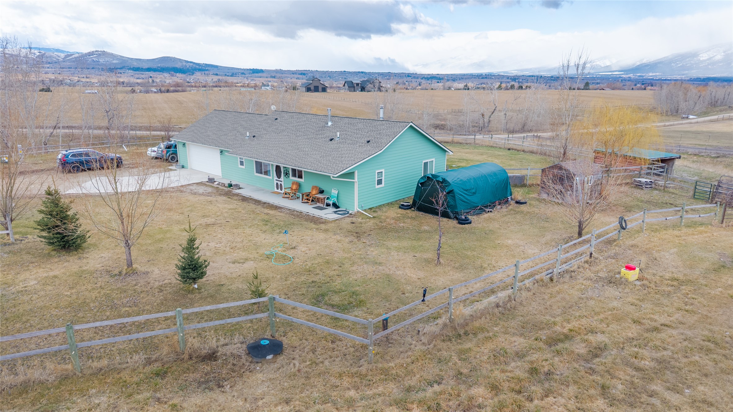 552 Pat Lane Property Photo