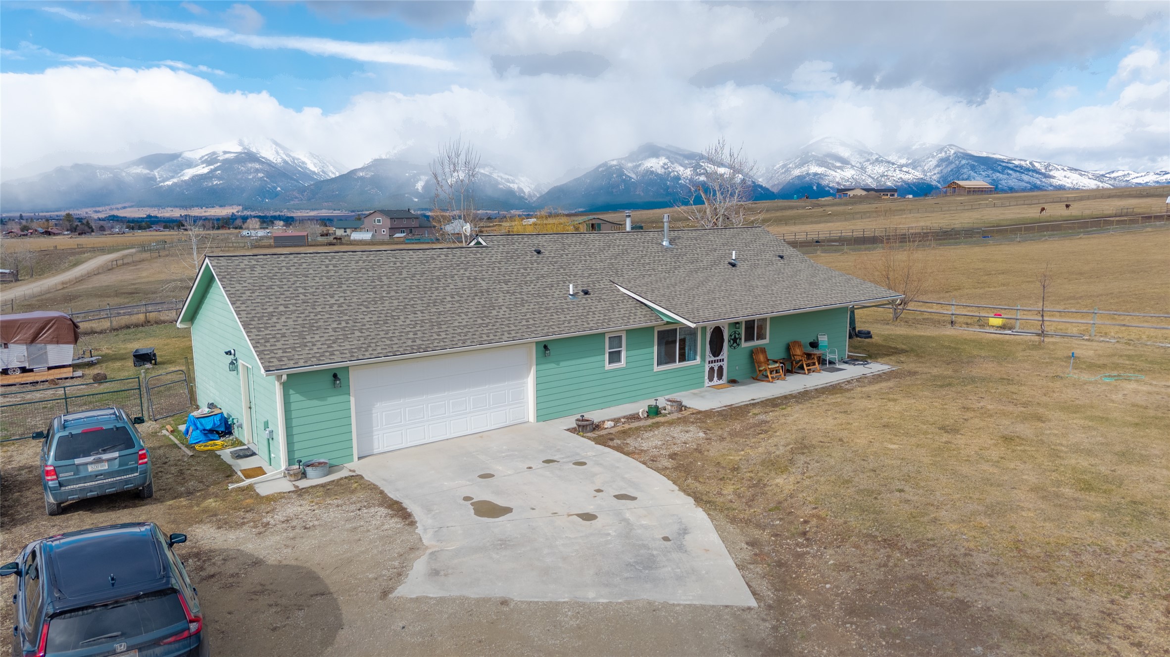 552 Pat Lane Property Photo 6
