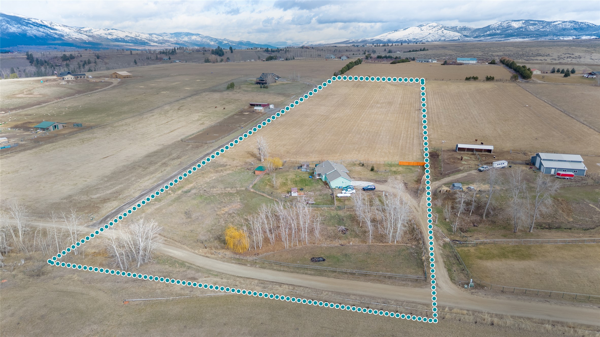 552 Pat Lane Property Photo 9