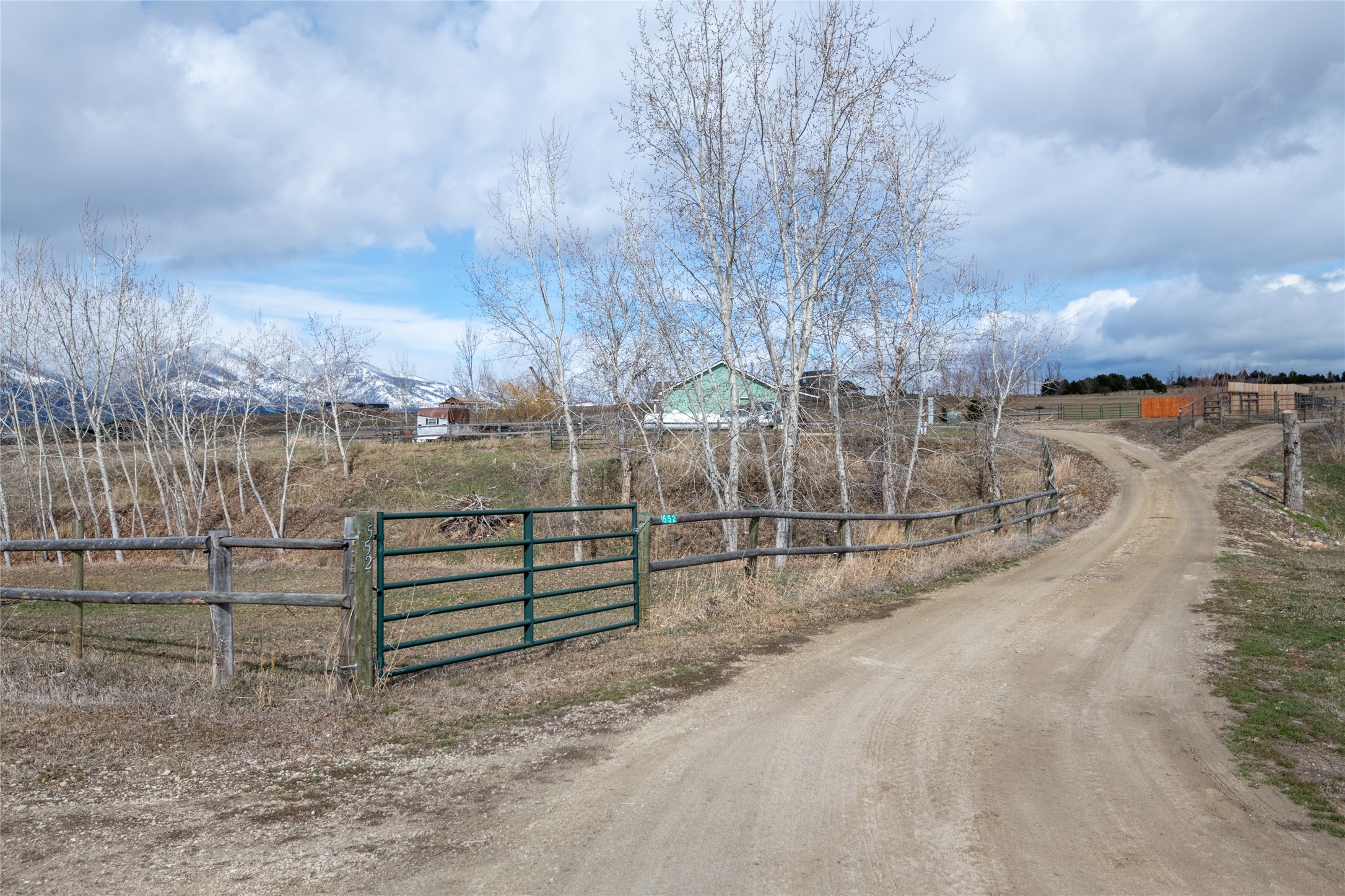552 Pat Lane Property Photo 18