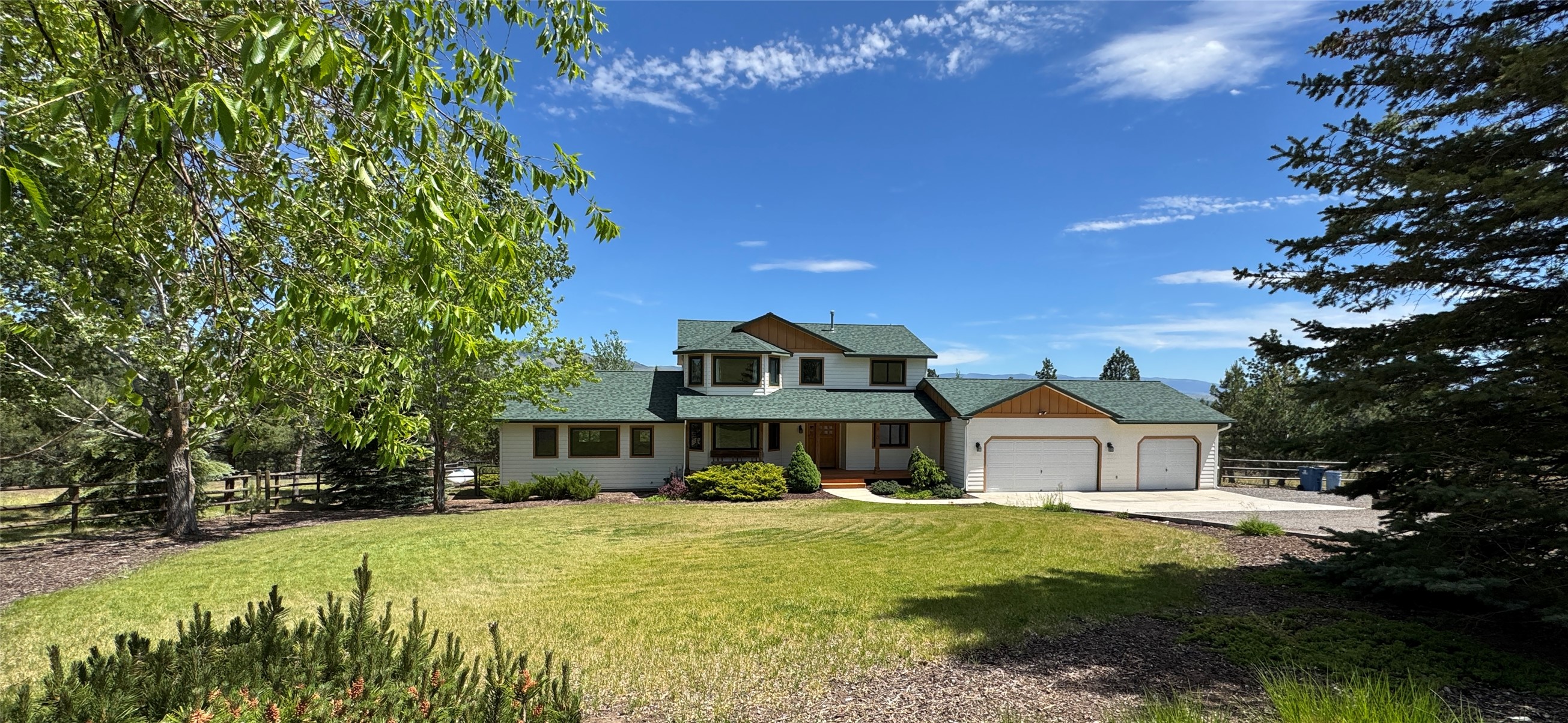 19066 King Road Property Photo 1