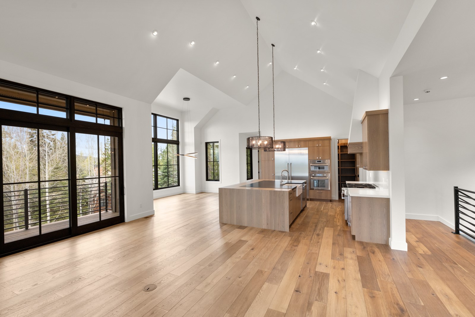 176 S Shooting Star Circle Property Photo 13