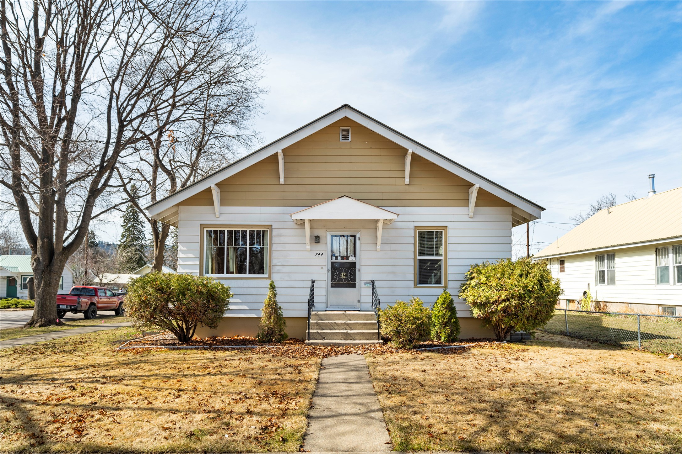 744 2nd Avenue W Property Photo