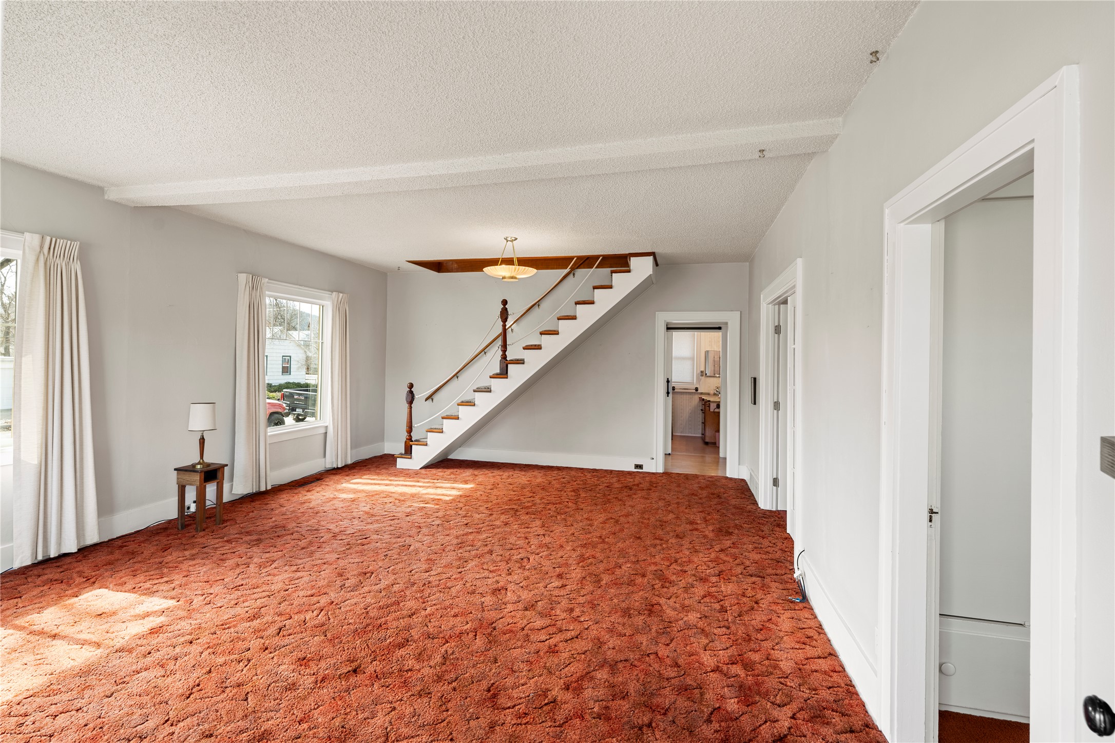 744 2nd Avenue W Property Photo 9