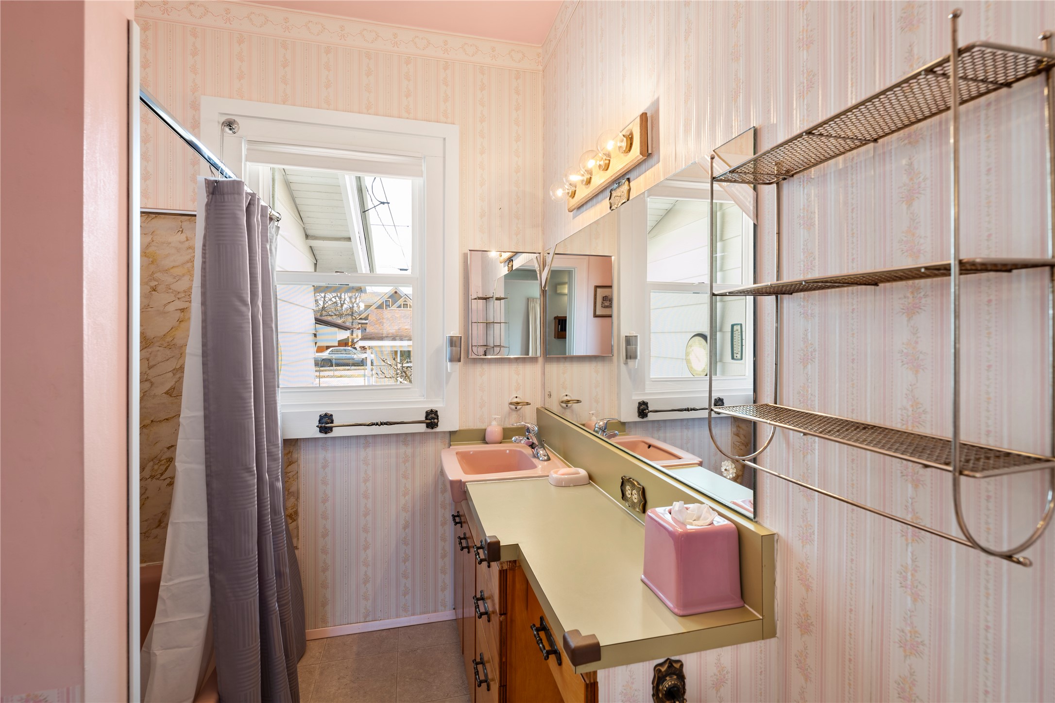 744 2nd Avenue W Property Photo 14