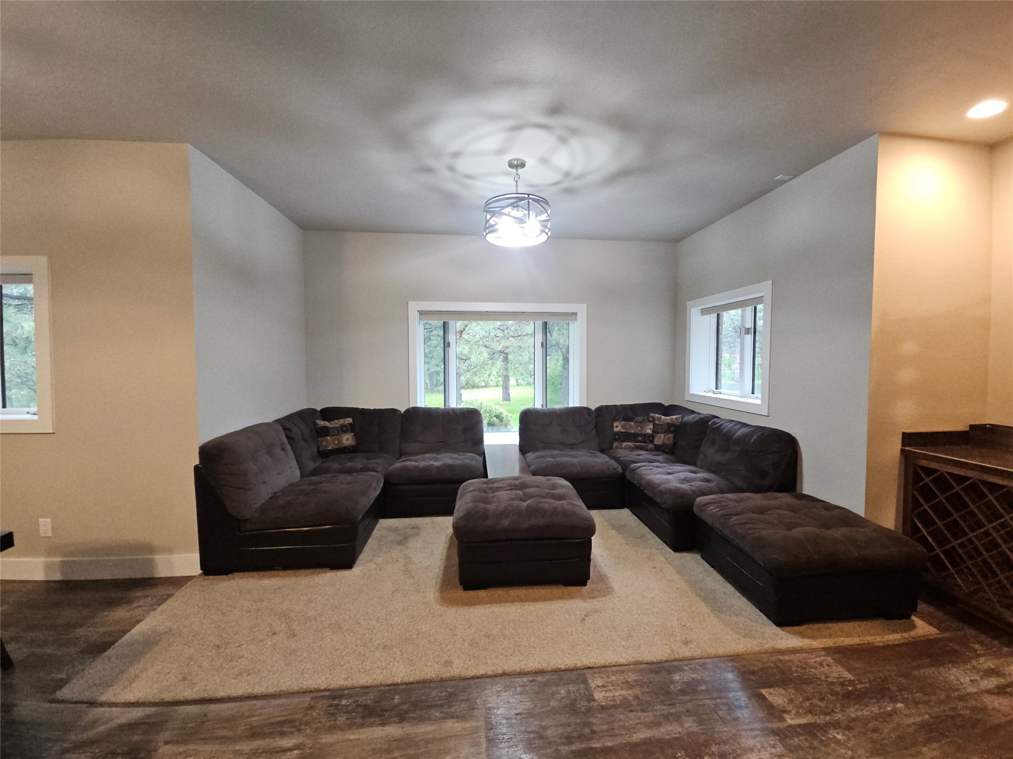 2909 Arneguy Lane Property Photo 4