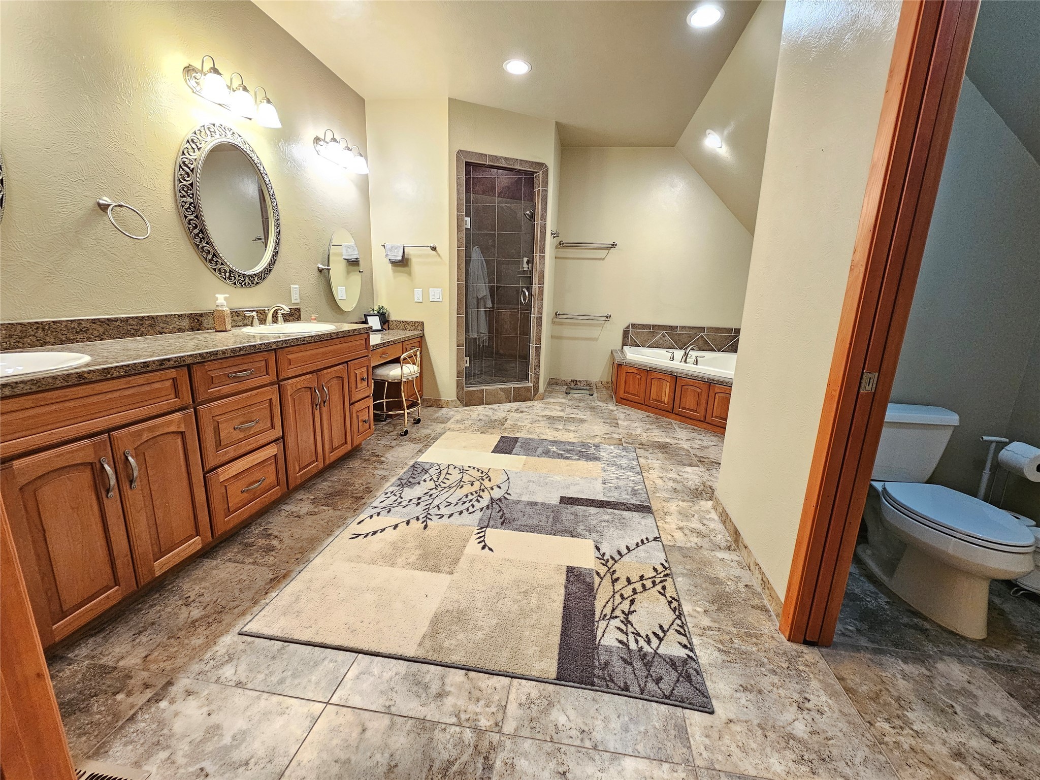 2909 Arneguy Lane Property Photo 10