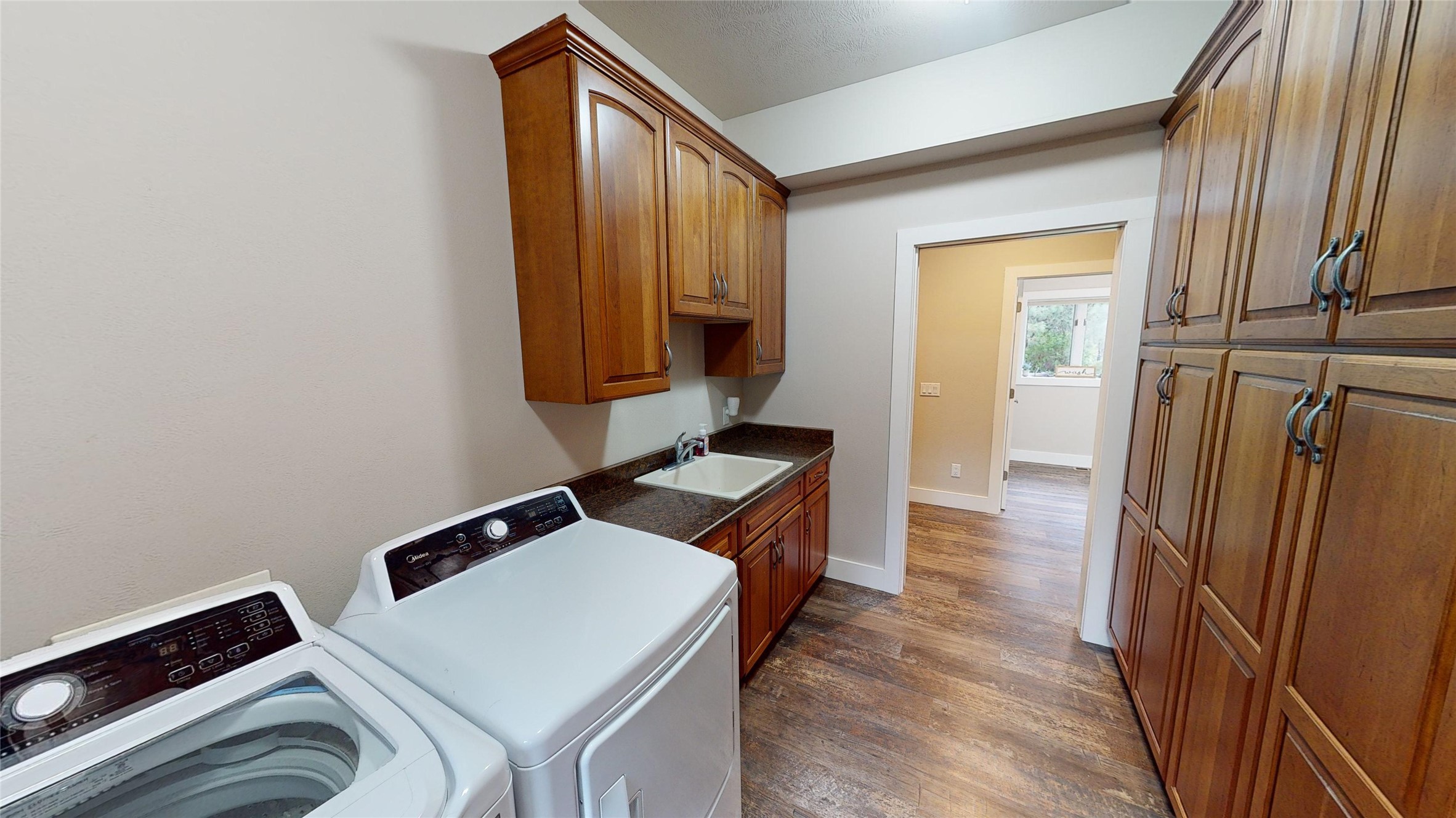 2909 Arneguy Lane Property Photo 20