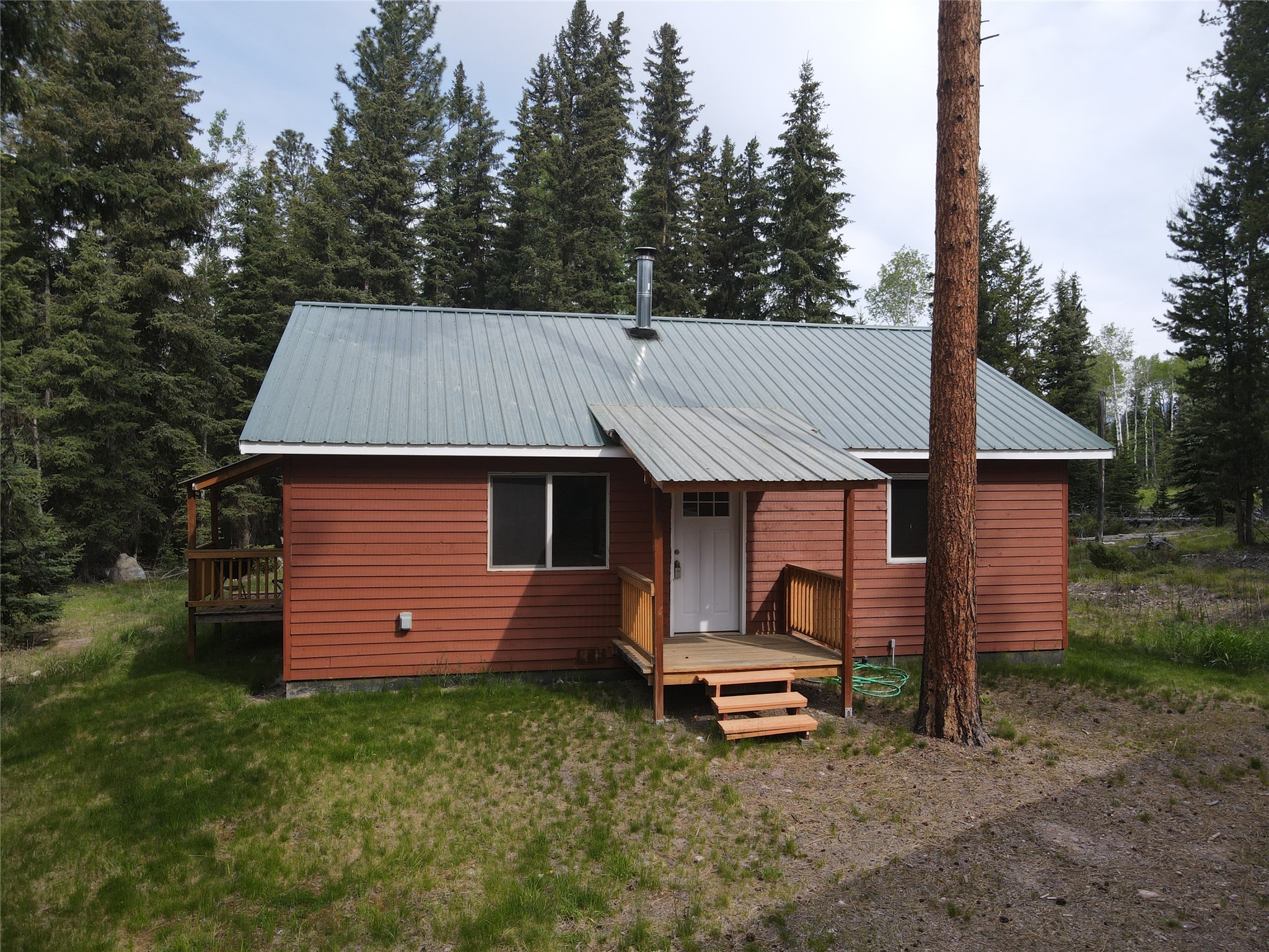1025 Evergreen Drive Property Photo 1