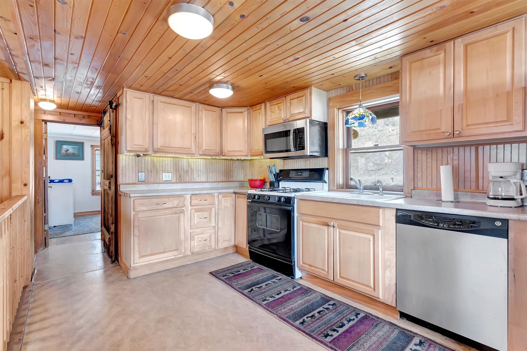 818 Rosehill Lane Property Photo 8