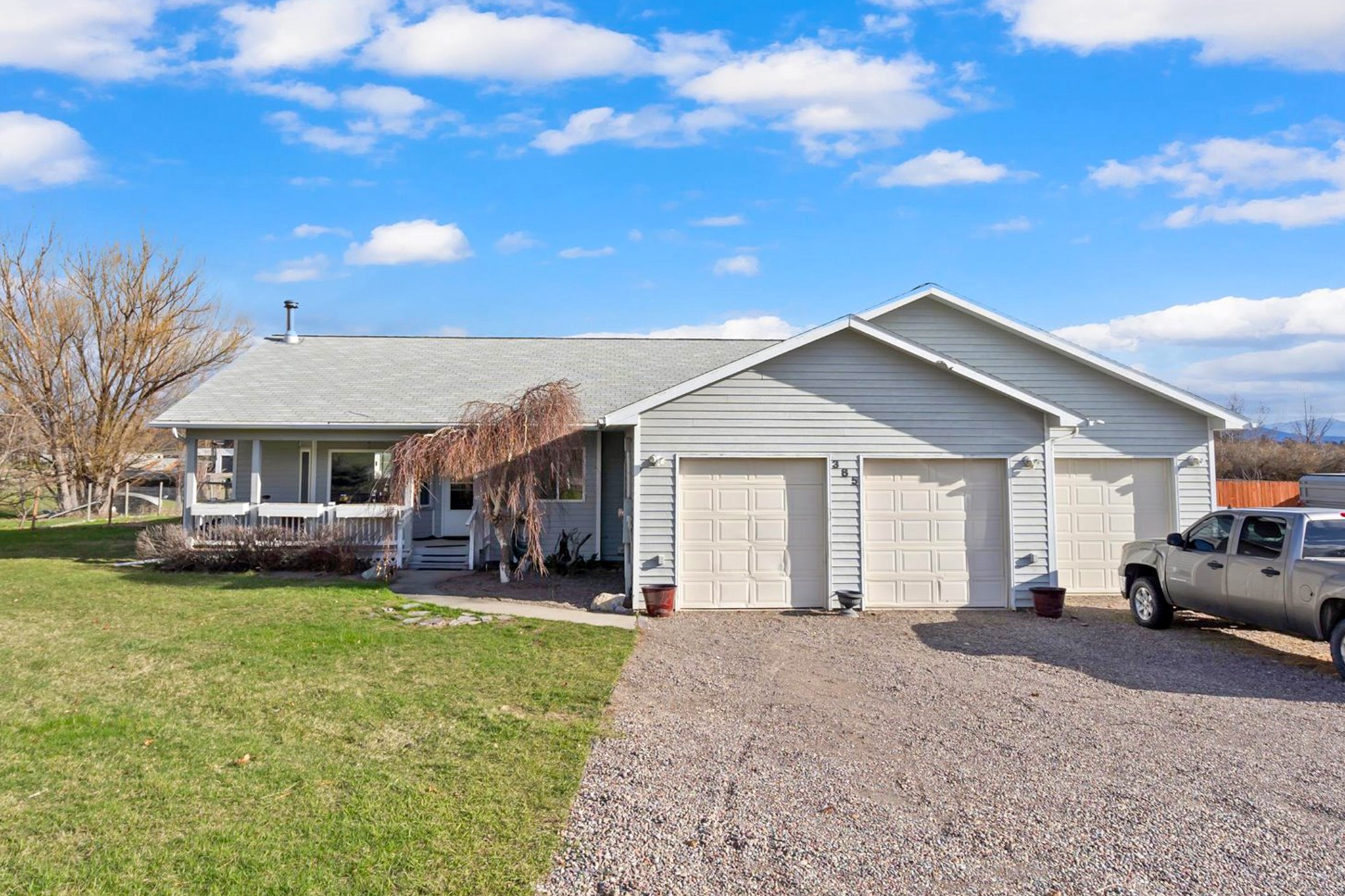 385 Meadow Hills Drive Property Photo