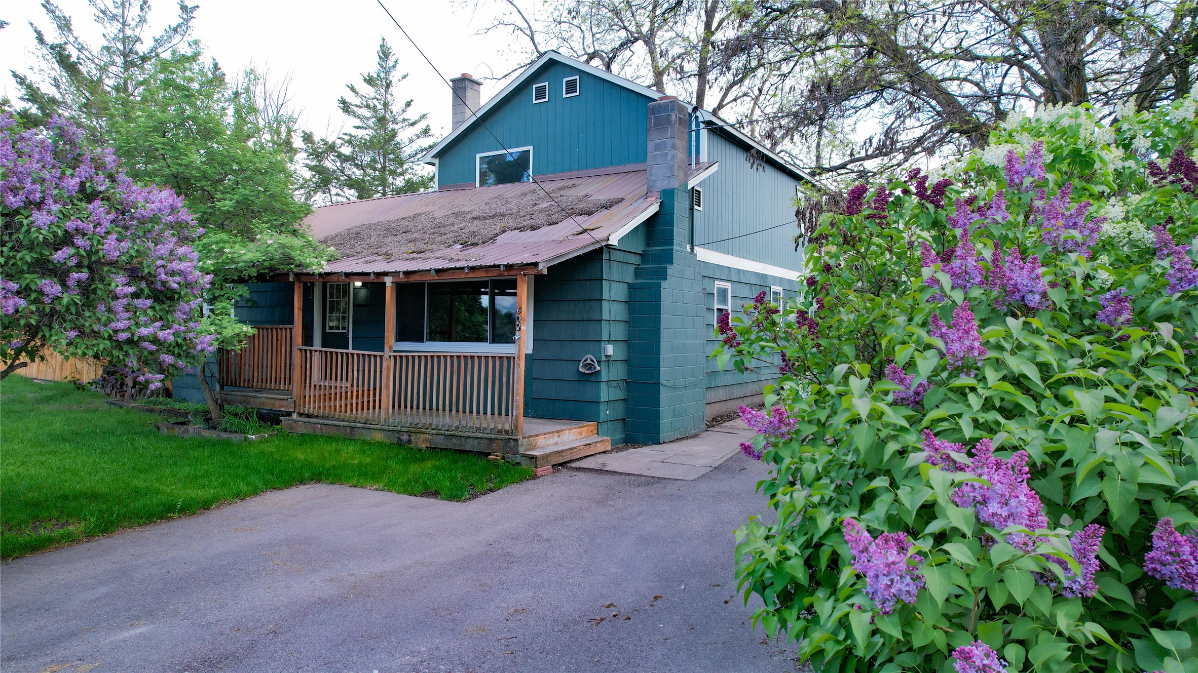 602 16th Avenue E Property Photo 1