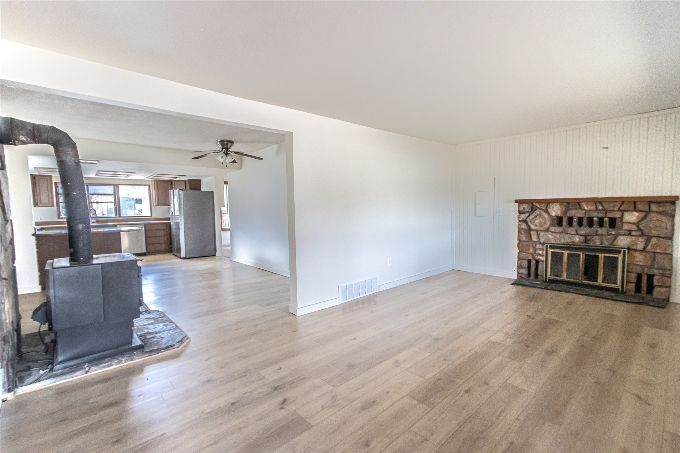 602 16th Avenue E Property Photo 5