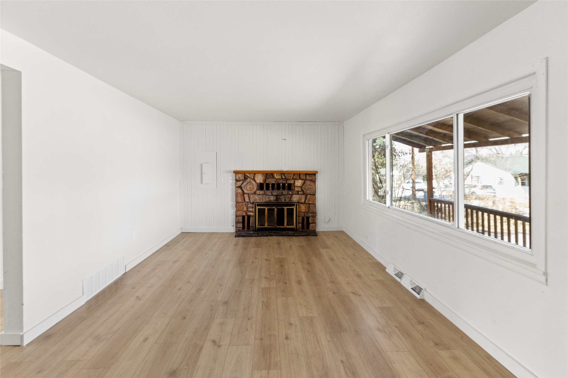 602 16th Avenue E Property Photo 6