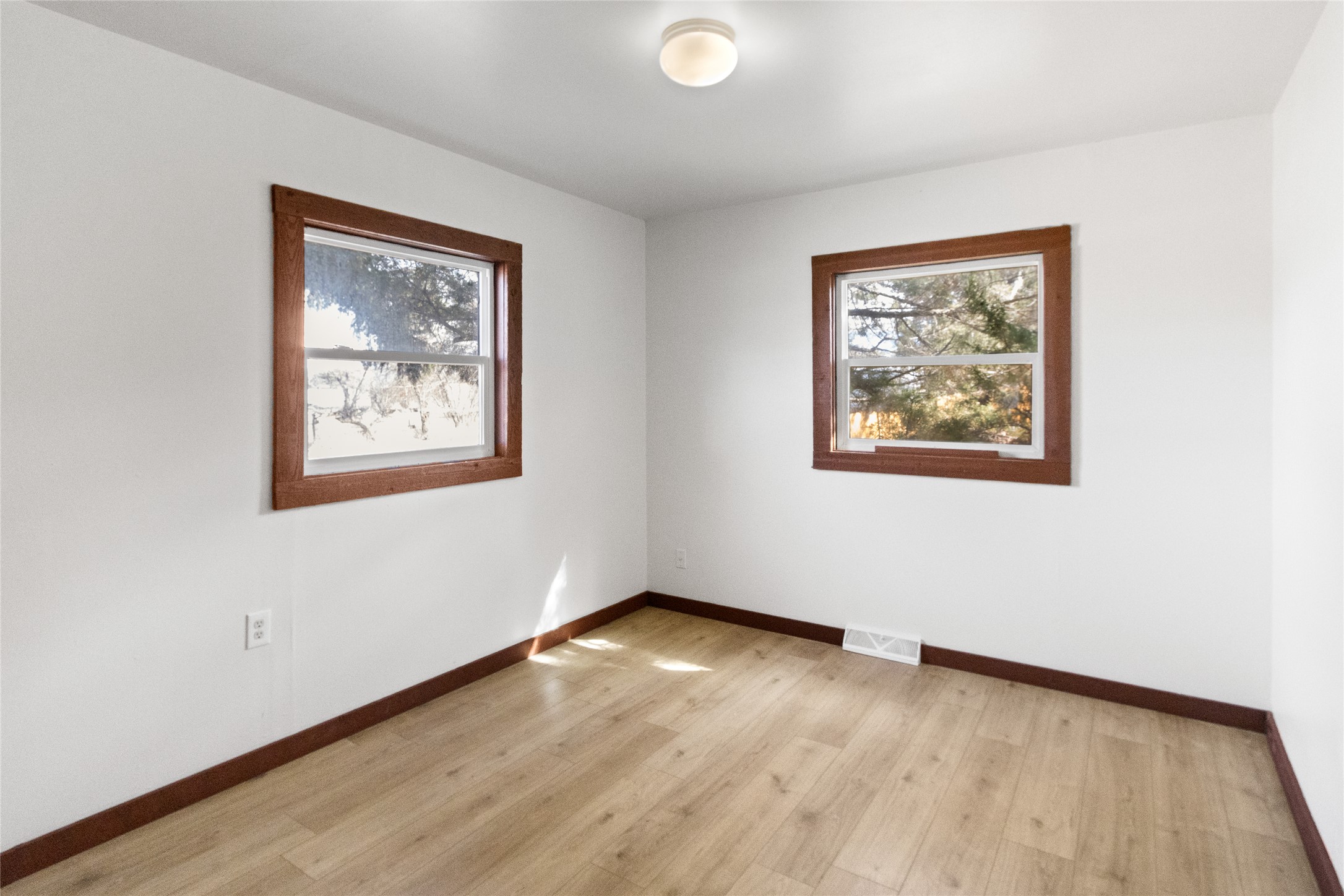602 16th Avenue E Property Photo 8