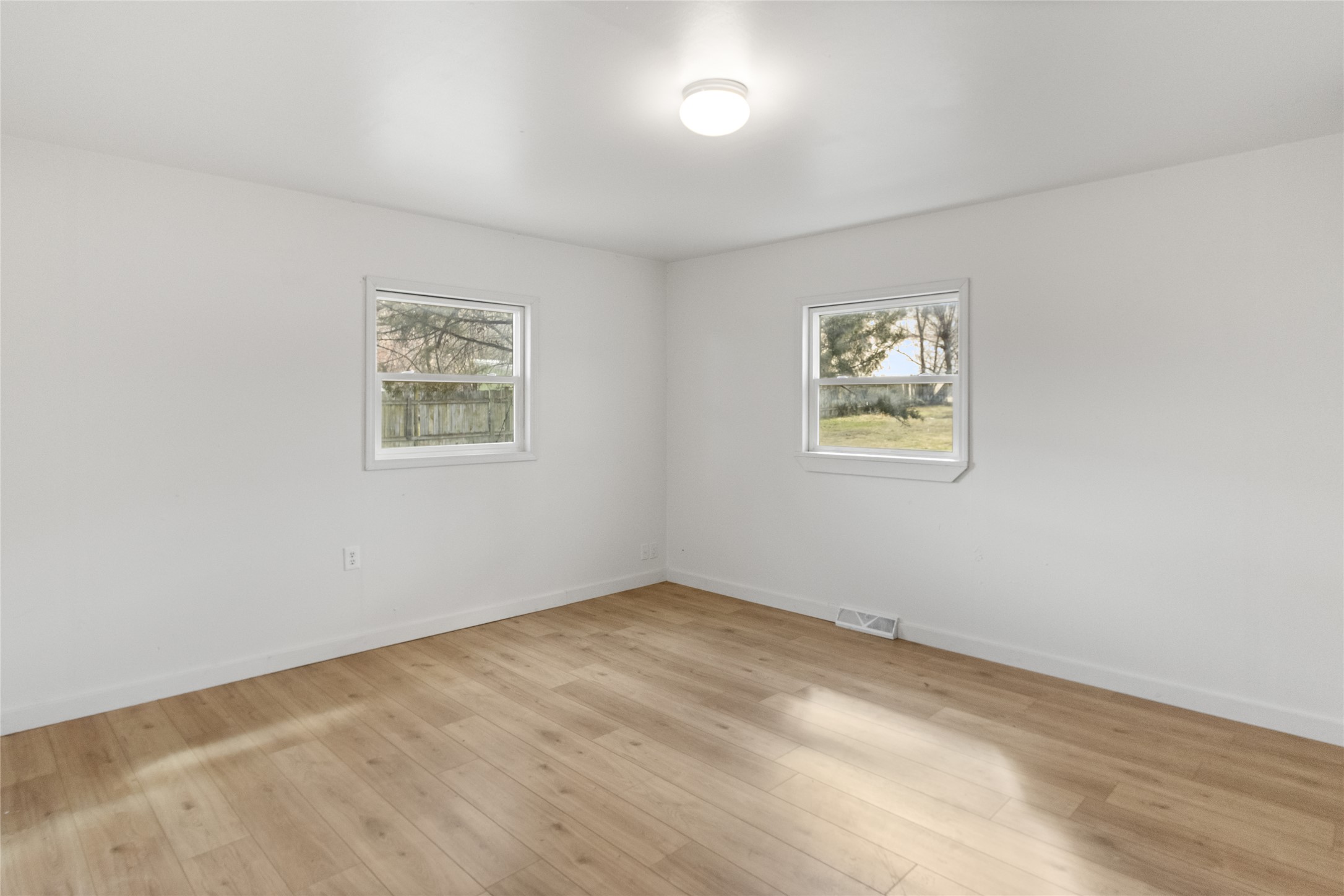 602 16th Avenue E Property Photo 9