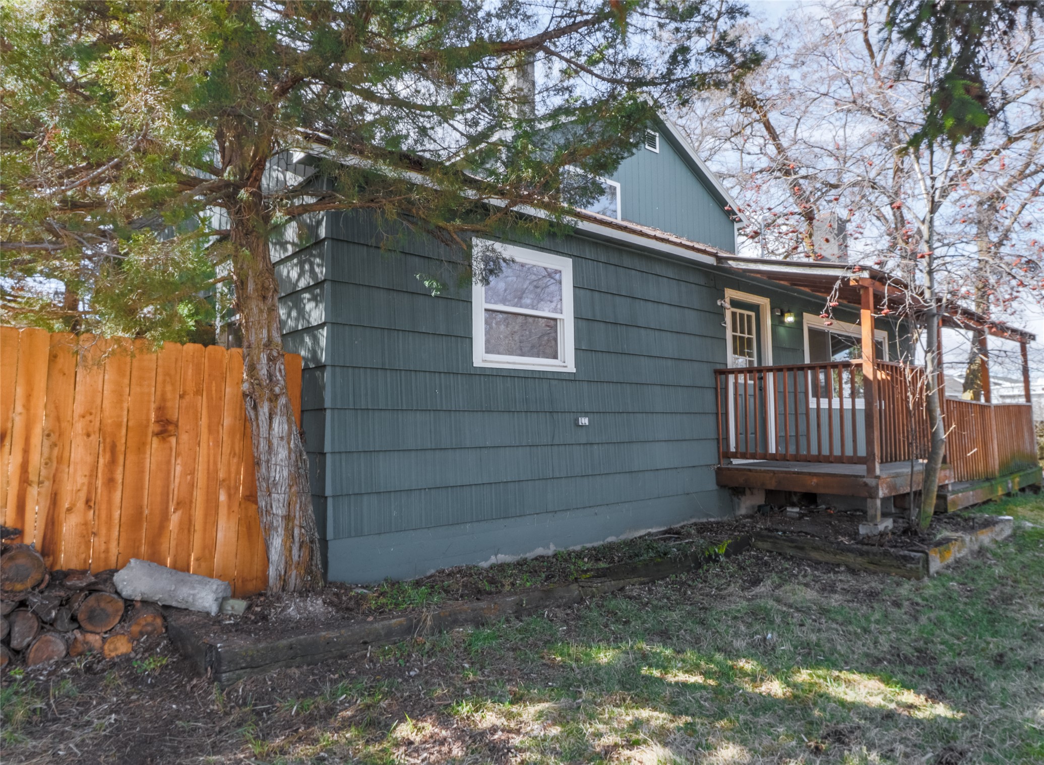 602 16th Avenue E Property Photo 17
