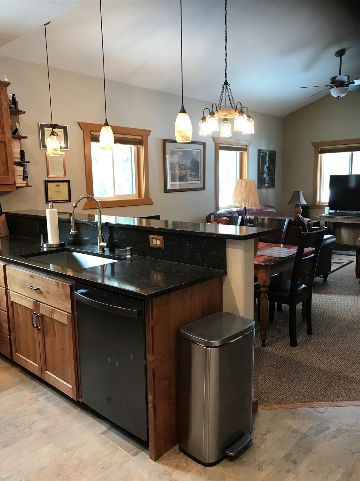 4425 W Willow Creek Road Property Photo 13