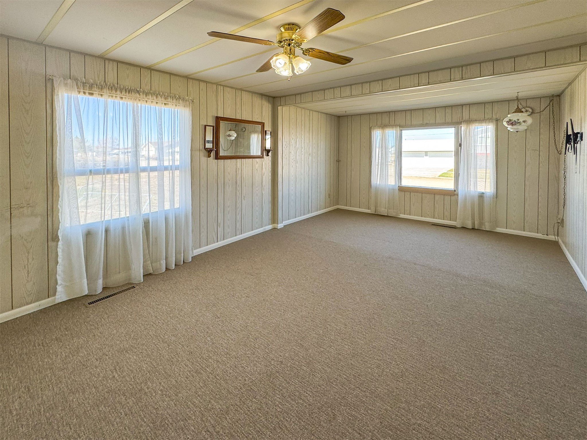 123 W Jefferson Avenue Property Photo 6