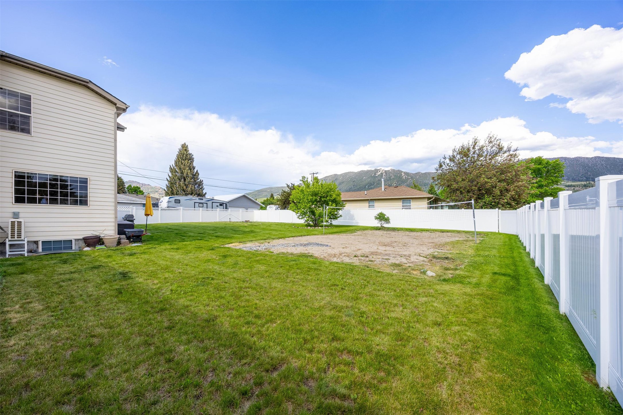 2600 Sheridan Avenue Property Photo 6