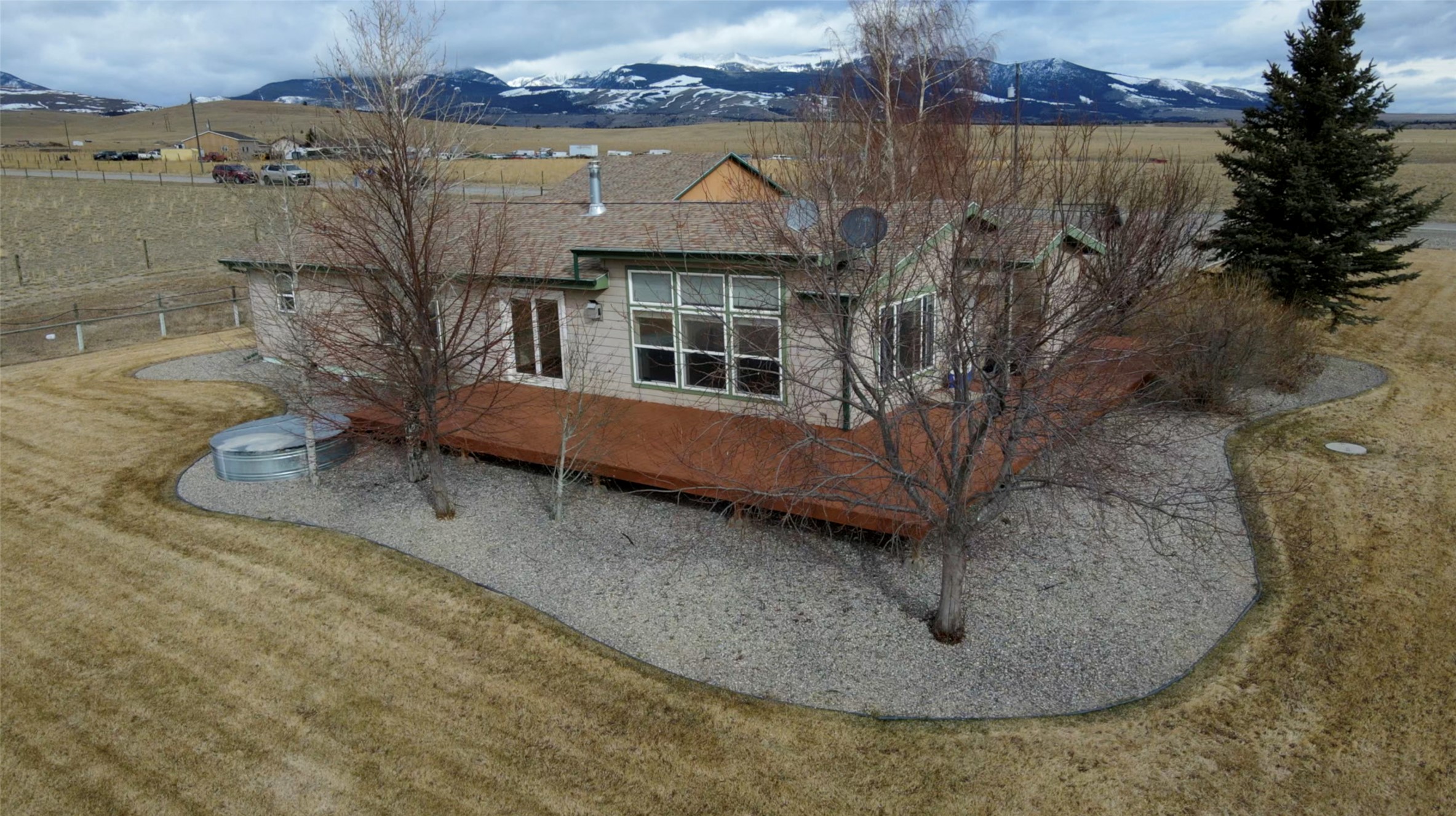 233 Obsidian Road Property Photo