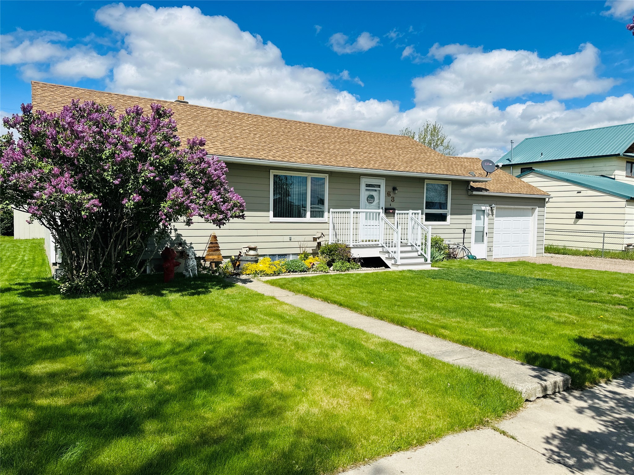 47 3rd Avenue S Property Photo 2
